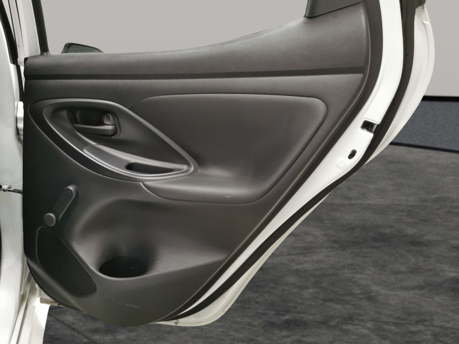 Used Toyota Yaris 2022 for sale - 77763235: Photo 25