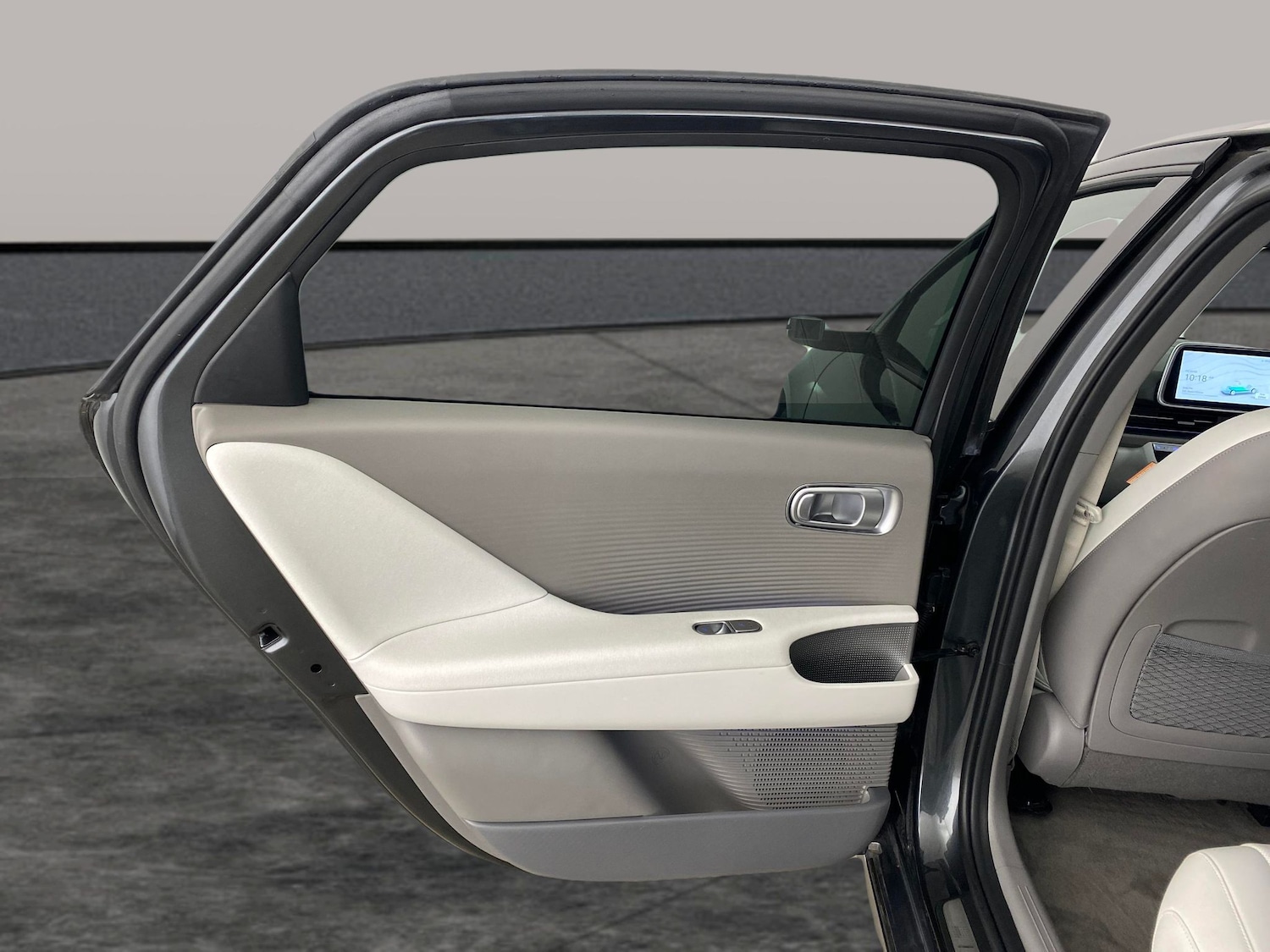 Used Hyundai IONIQ 6 2024 for sale - 78163643: Photo 28