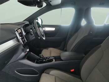 Used Volvo XC40 2023 for sale - 77815037: Photo