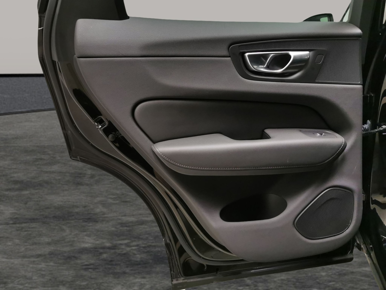 Used Volvo XC60 2023 for sale - 77135143: Photo 28