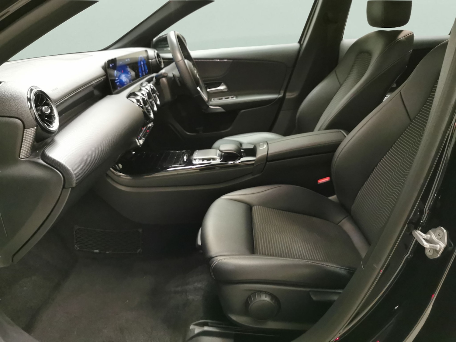 Used Mercedes-Benz A-Class for sale - 77475399: Photo 4