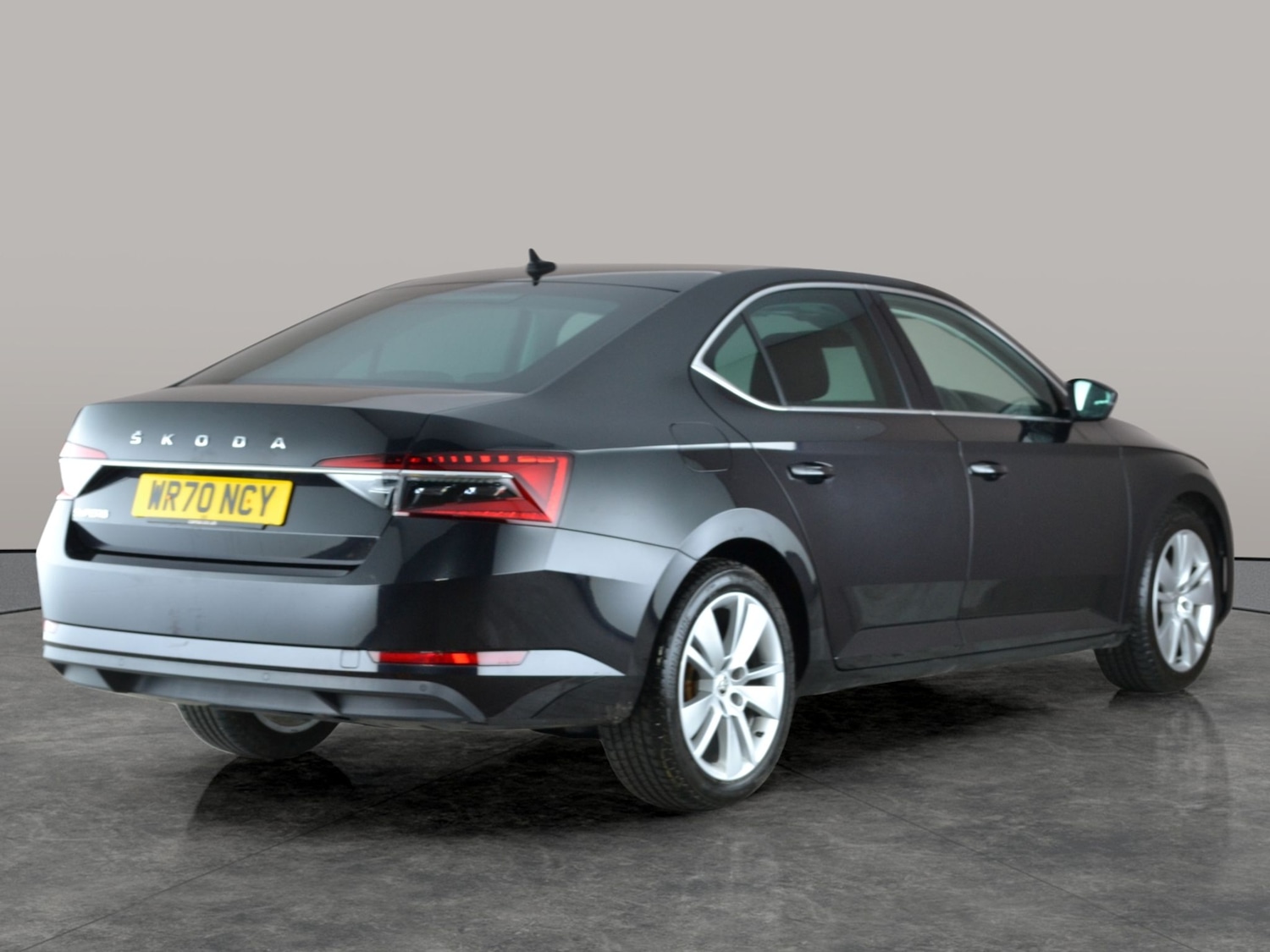 Used Skoda Superb 2020 for sale - 76940272: Photo 10