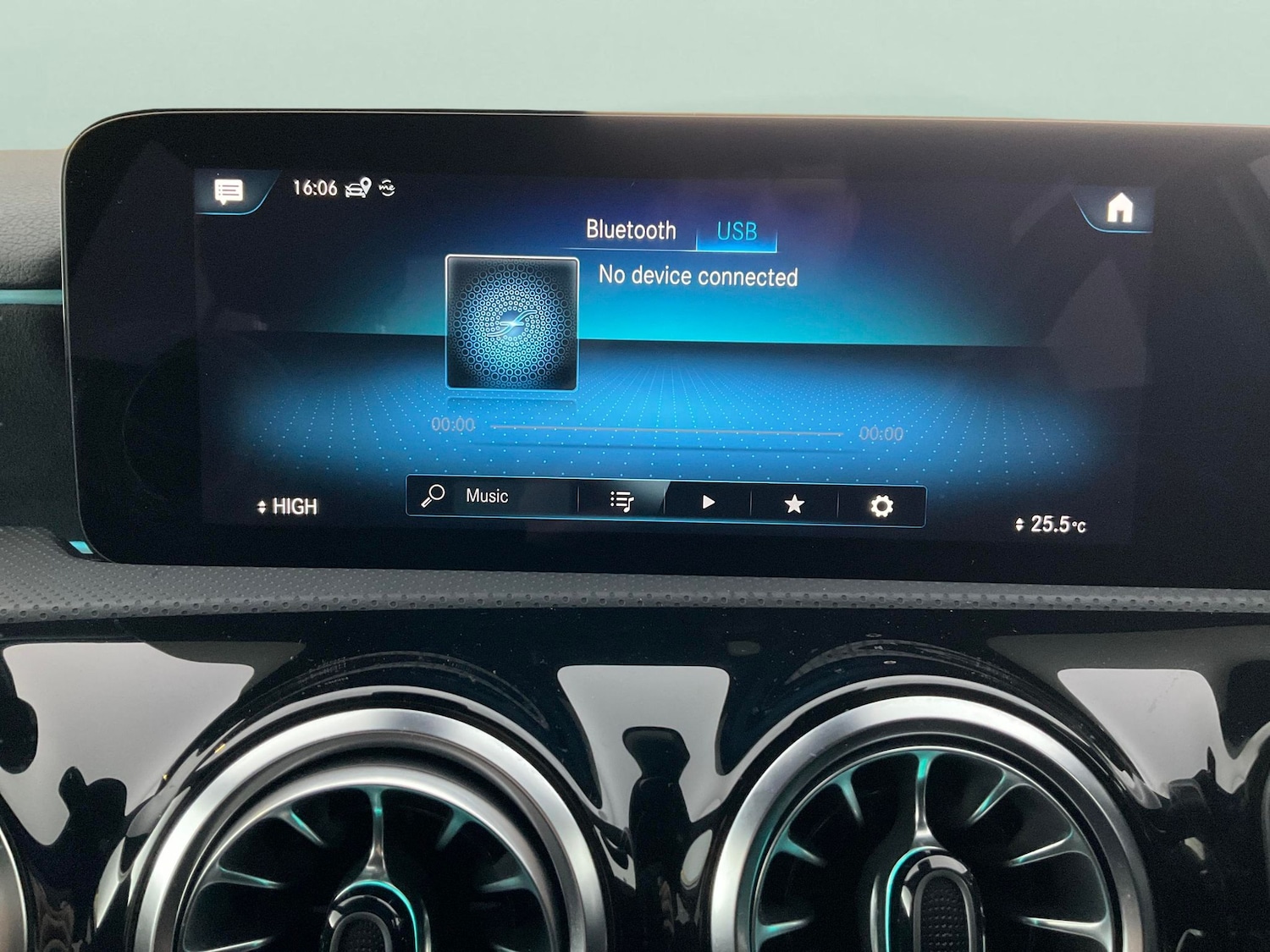 Used Mercedes-Benz A-Class 2022 for sale - 76879172: Photo 17