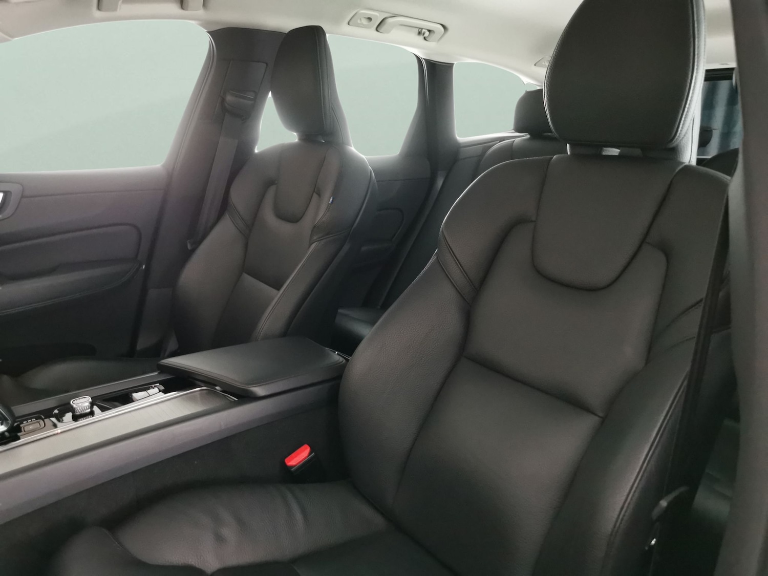 Used Volvo XC60 2023 for sale - 76831323: Photo 8