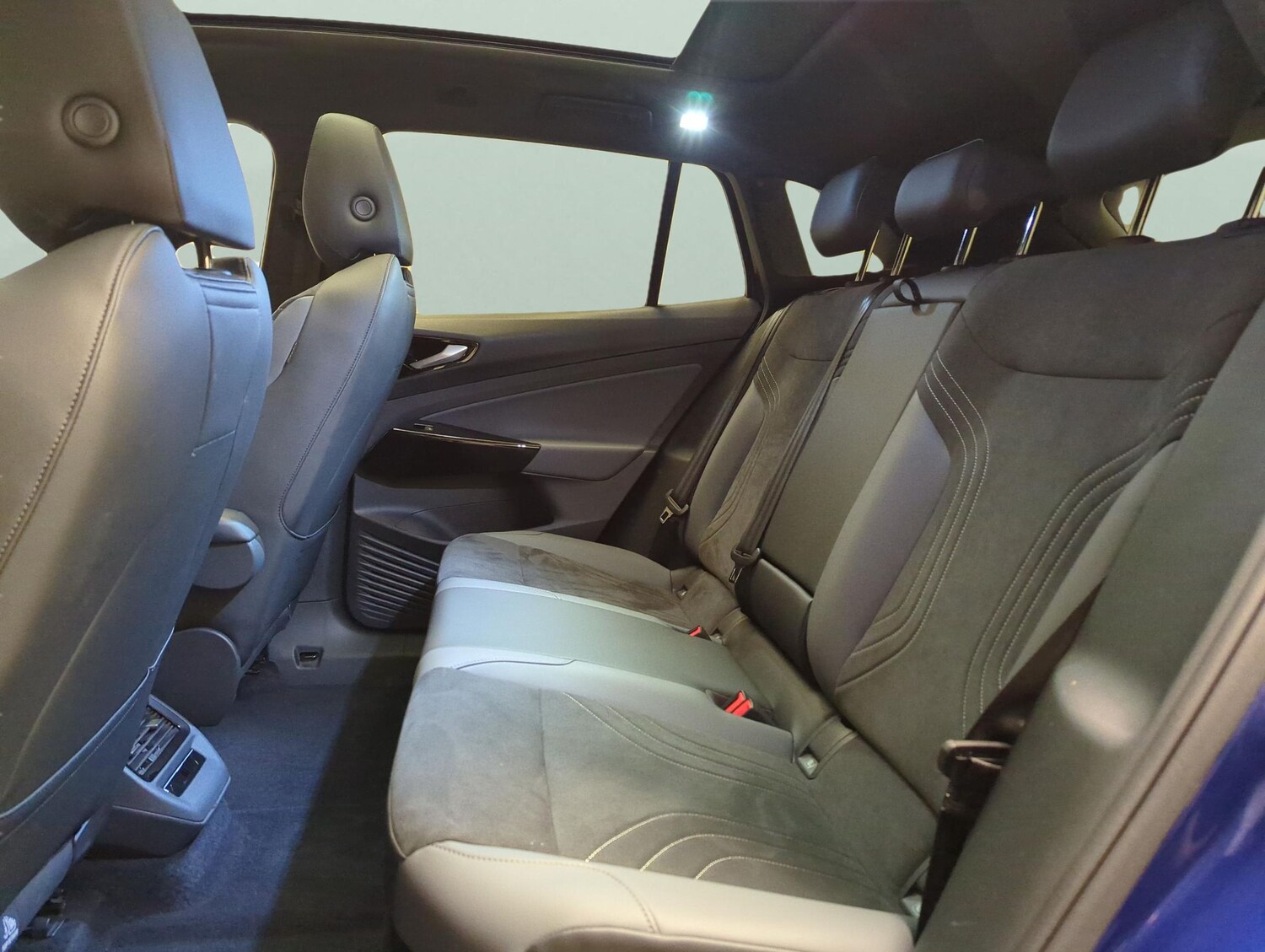 Used Volkswagen ID.4 2023 for sale - 78218570: Photo 31