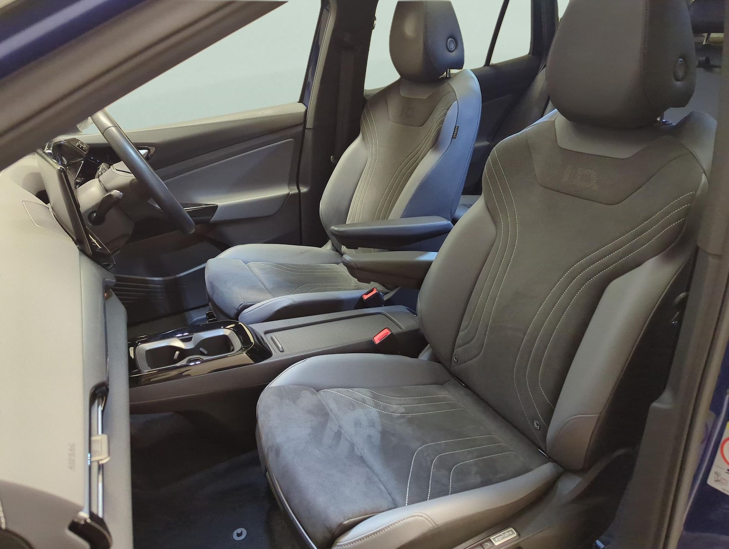 Used Volkswagen ID.4 2023 for sale - 78218570: Photo 8