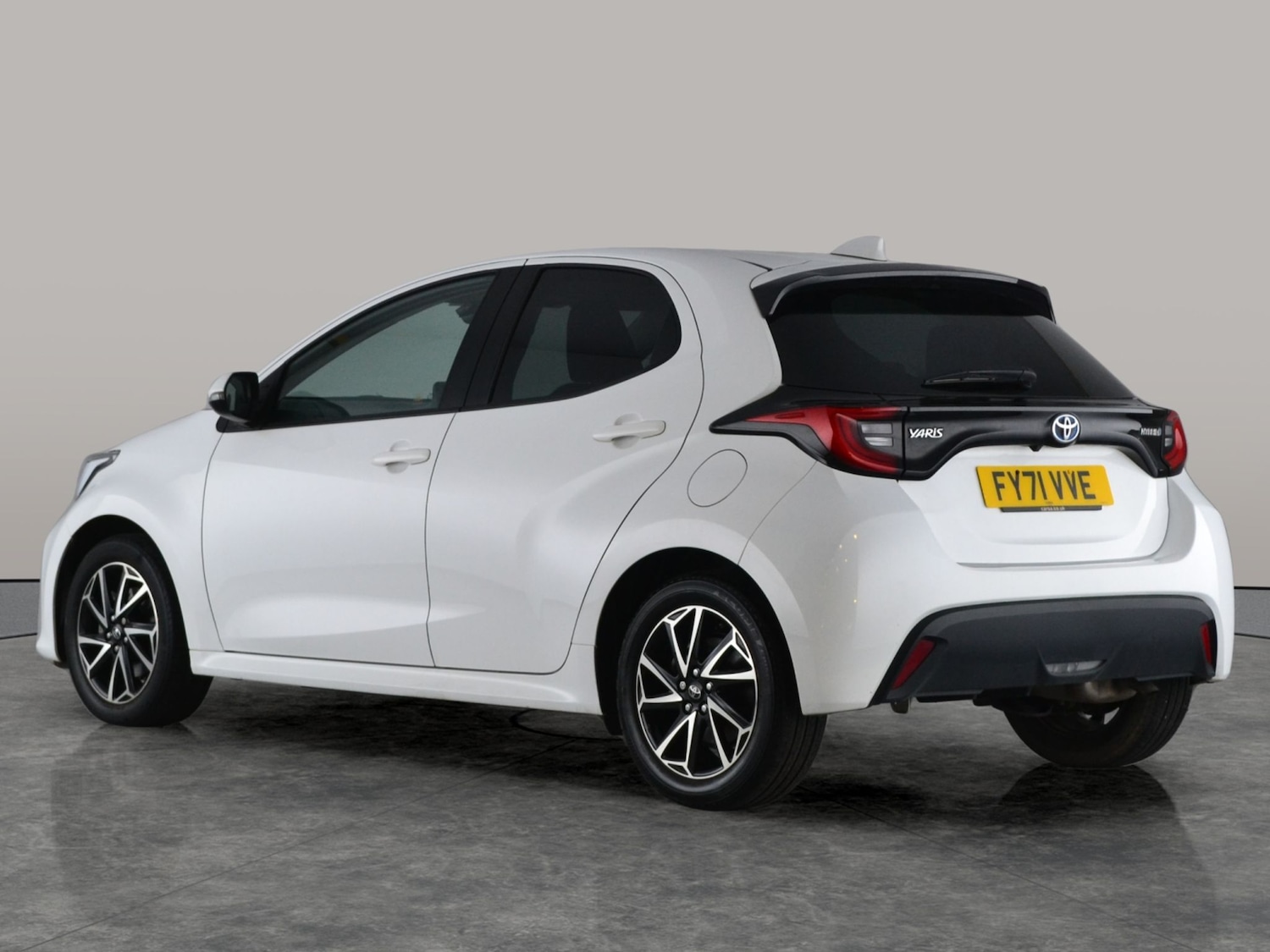Used Toyota Yaris 2021 for sale - 76262282: Photo 9