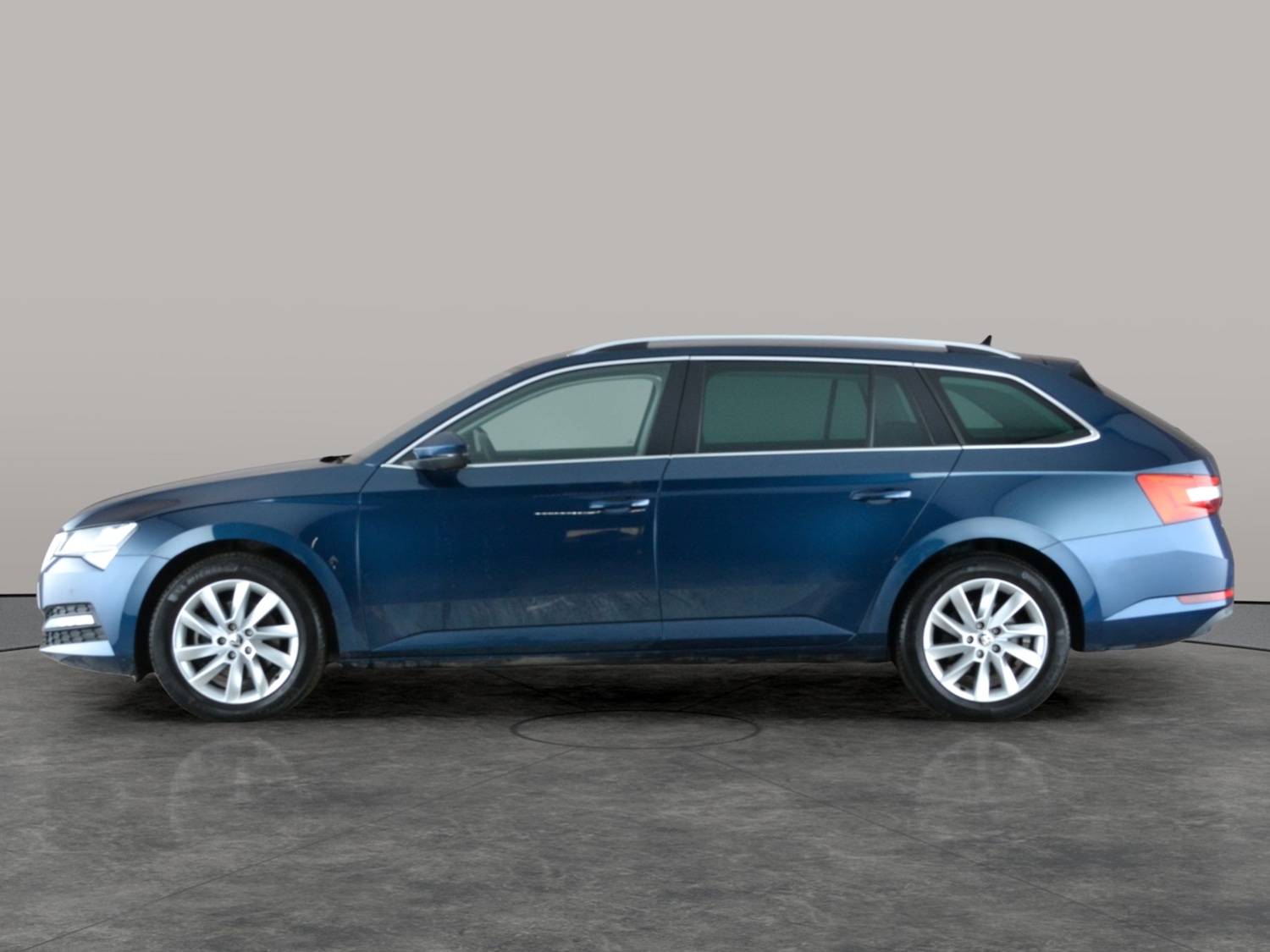 Used Skoda Superb 2023 for sale - 77420822: Photo 13