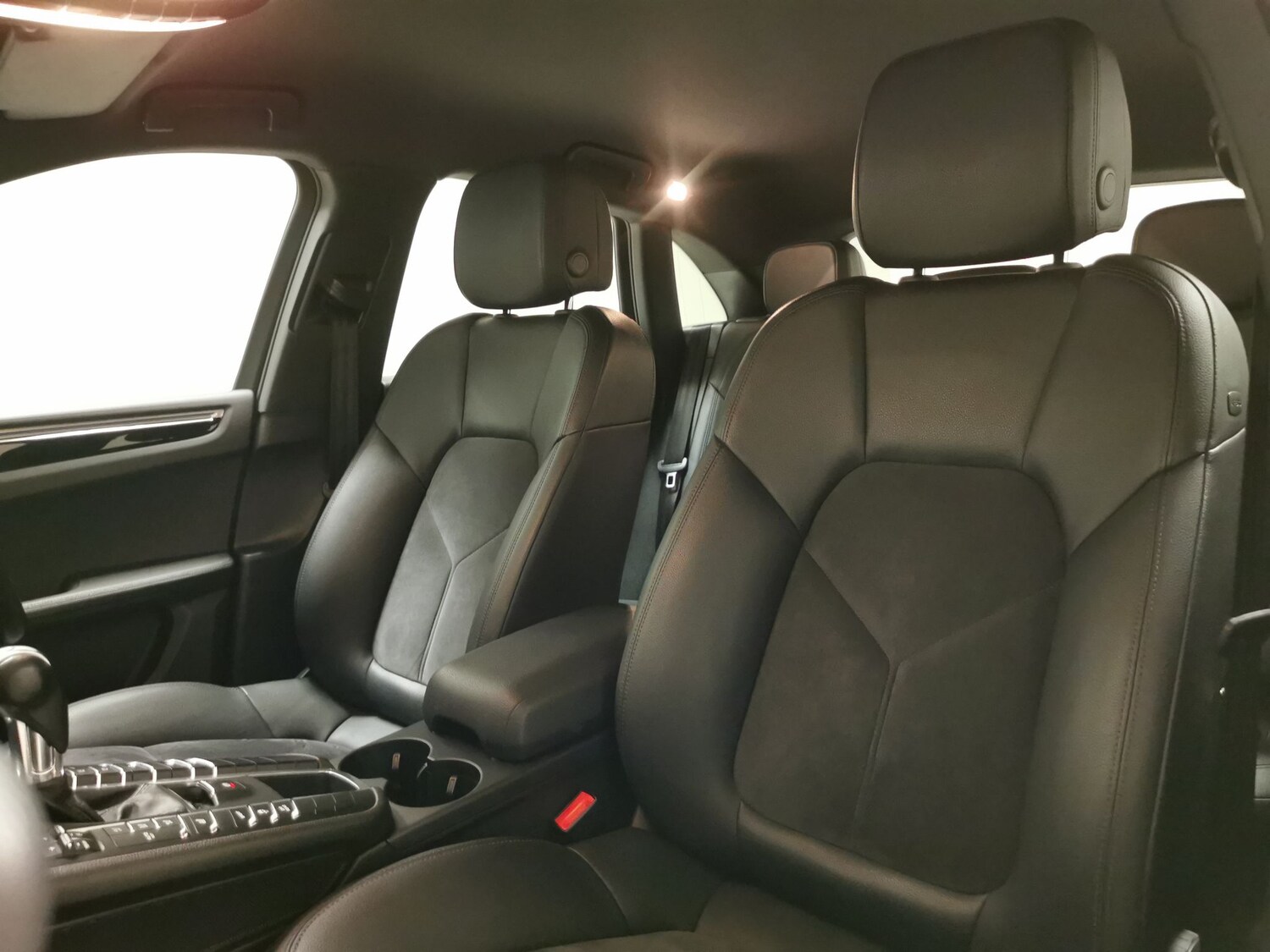 Used Porsche Macan 2021 for sale - 77483136: Photo 15