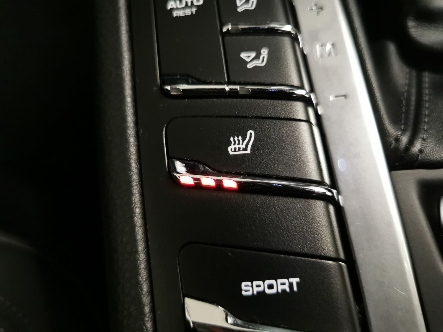 Used Porsche Macan 2021 for sale - 77483136: Photo 17