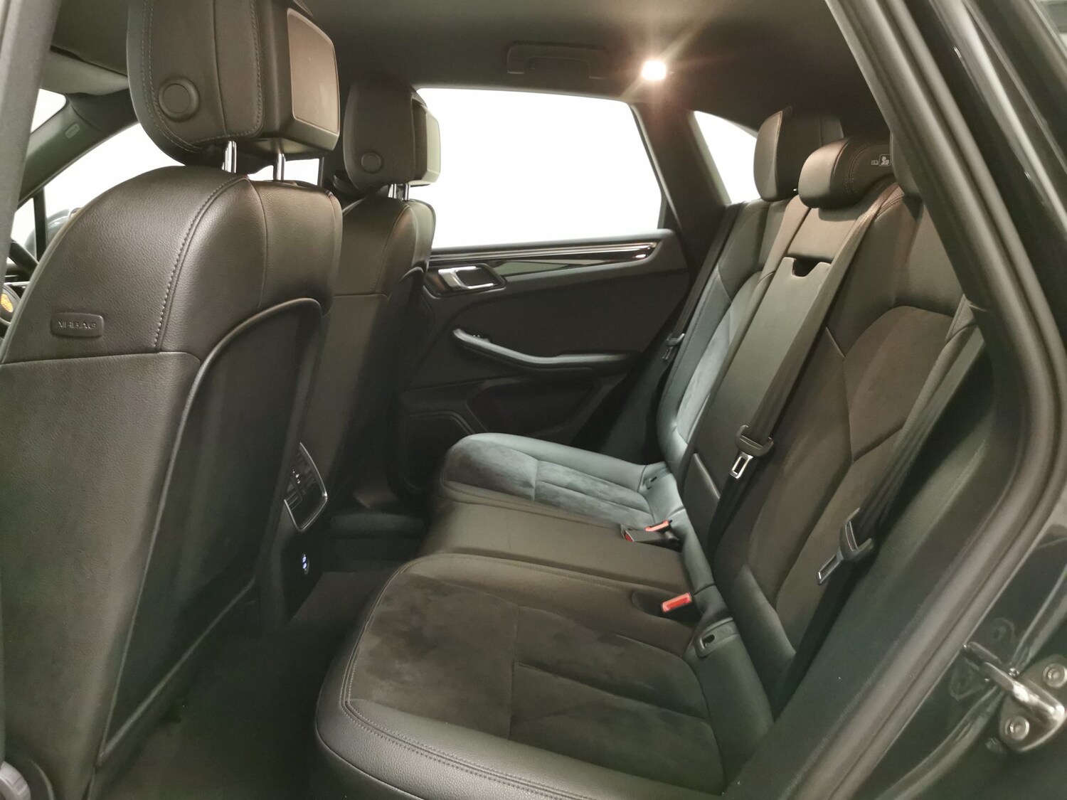 Used Porsche Macan 2021 for sale - 77483136: Photo 30