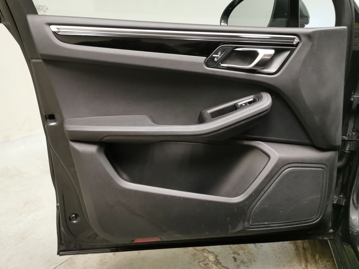 Used Porsche Macan 2021 for sale - 77483136: Photo 31