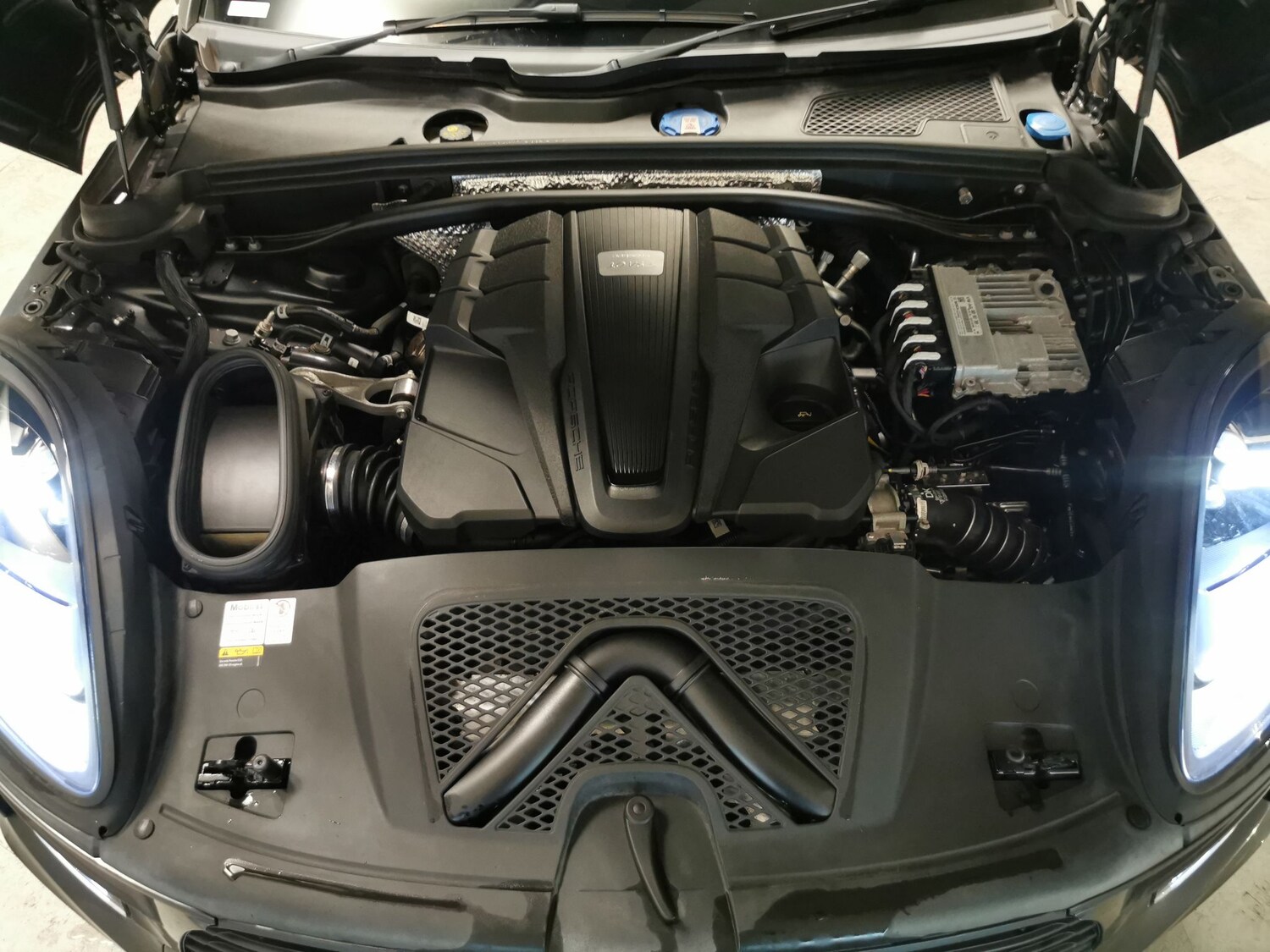 Used Porsche Macan 2021 for sale - 77483136: Photo 36