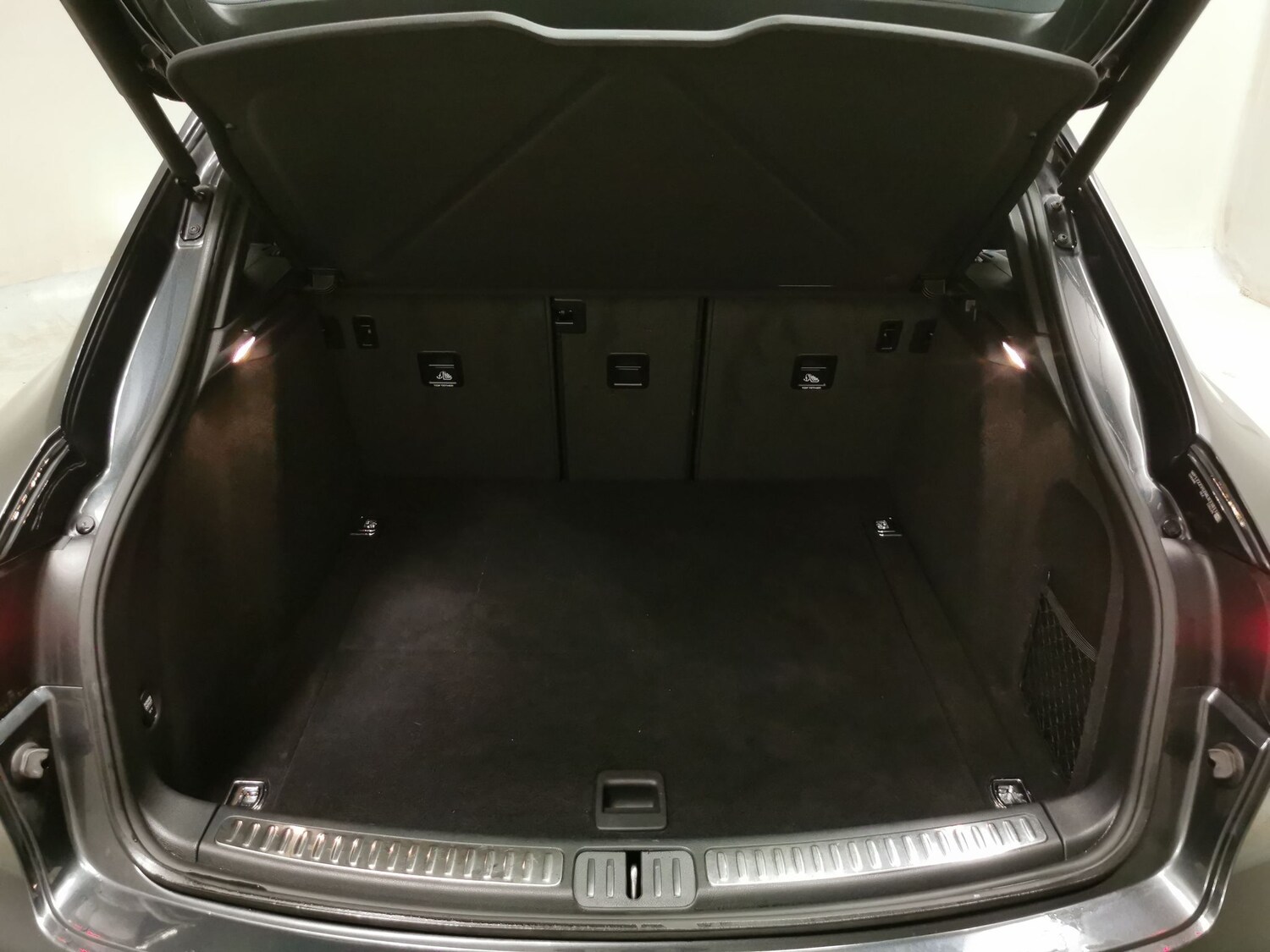 Used Porsche Macan 2021 for sale - 77483136: Photo 37