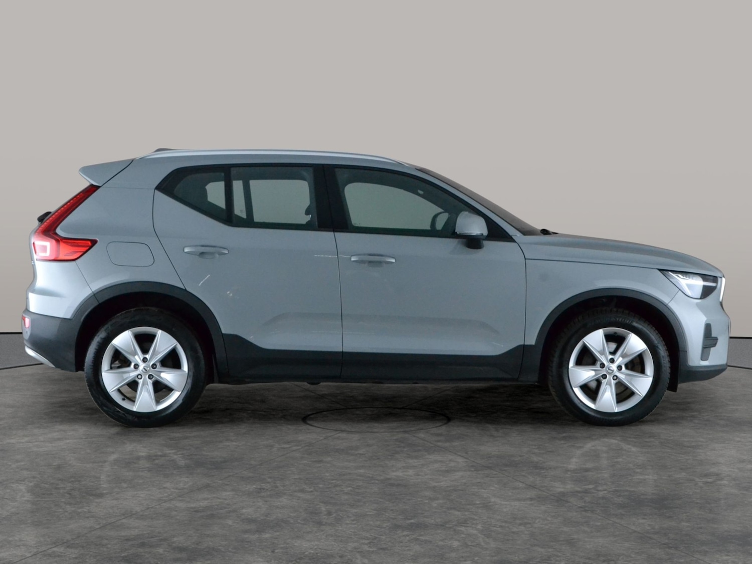 Used Volvo XC40 2024 for sale - 77878076: Photo 9