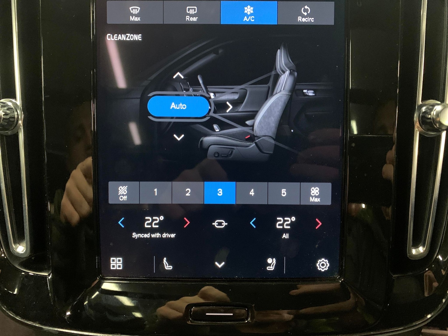 Used Volvo XC40 for sale - 76731983: Photo 17