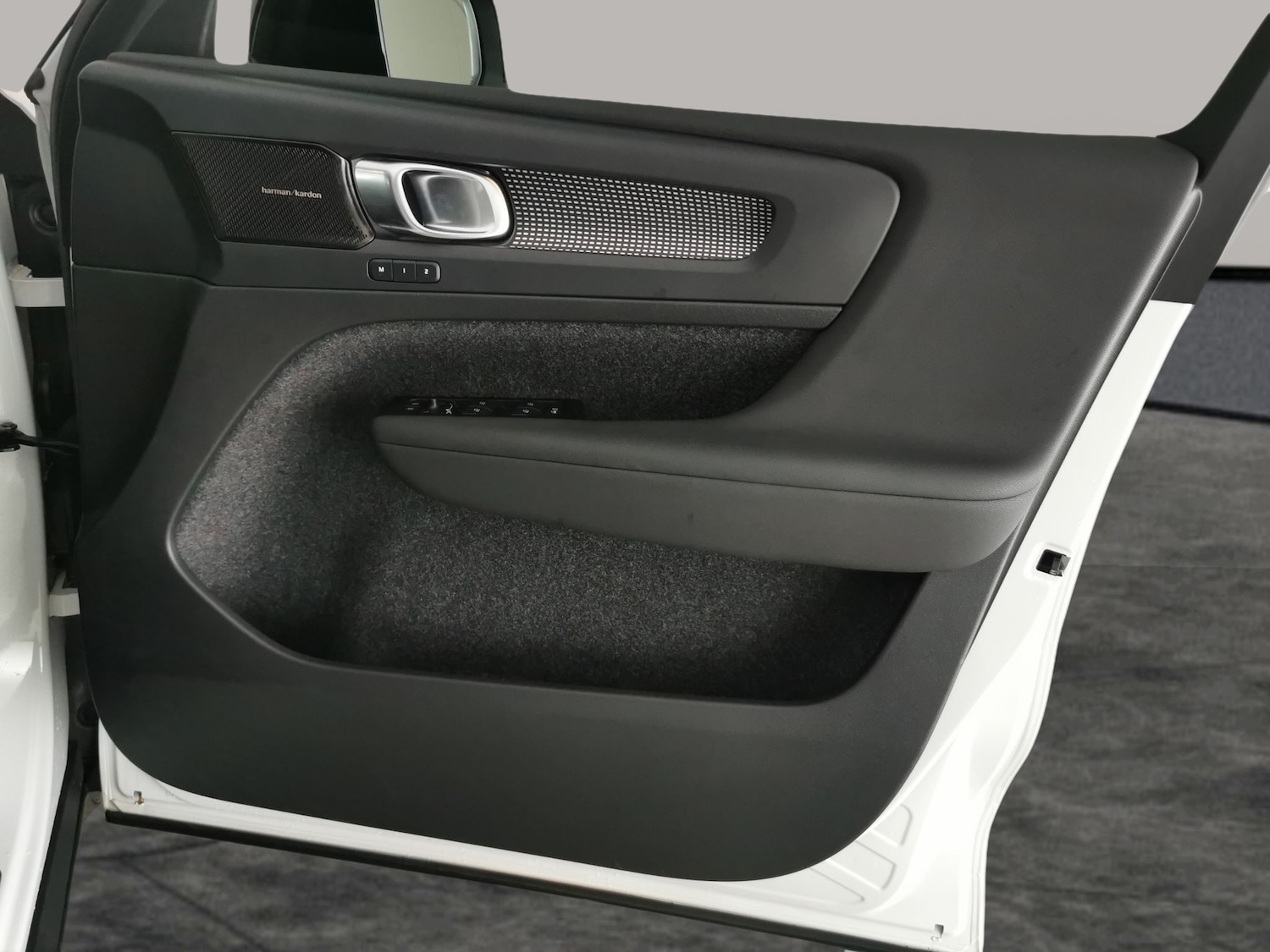 Used Volvo XC40 for sale - 76731983: Photo 34