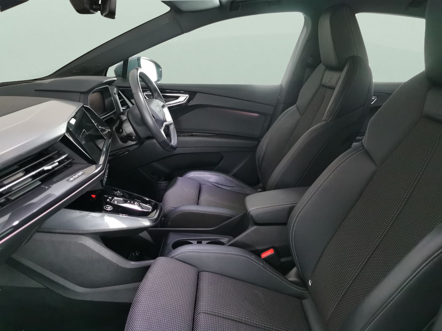 Used Audi Q4 e-tron 2022 for sale - 76831317: Photo 4