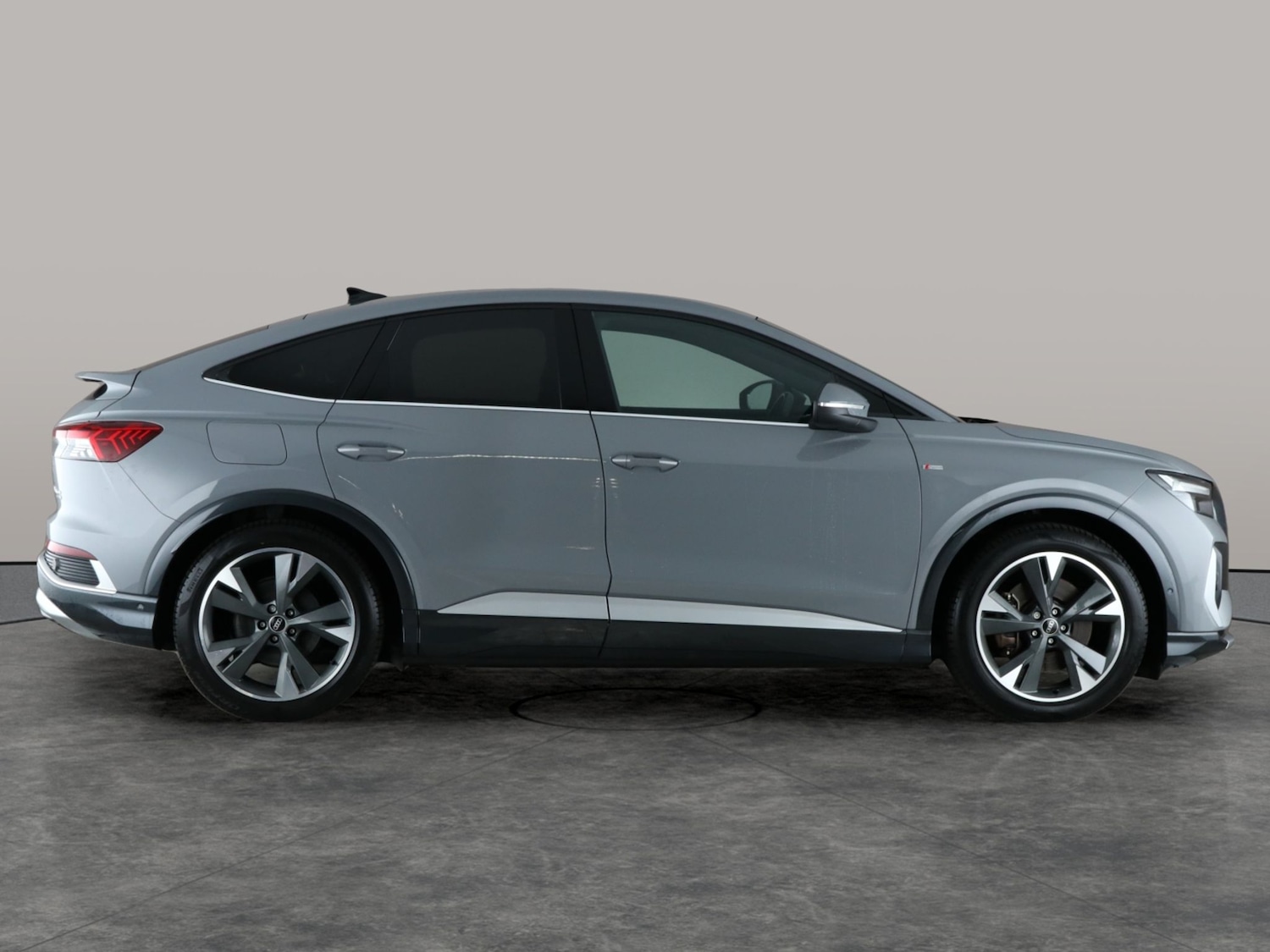 Used Audi Q4 e-tron 2022 for sale - 76831317: Photo 9