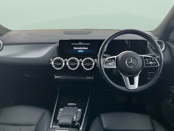 Used Mercedes-Benz EQA 2022 for sale - 75863698: Photo