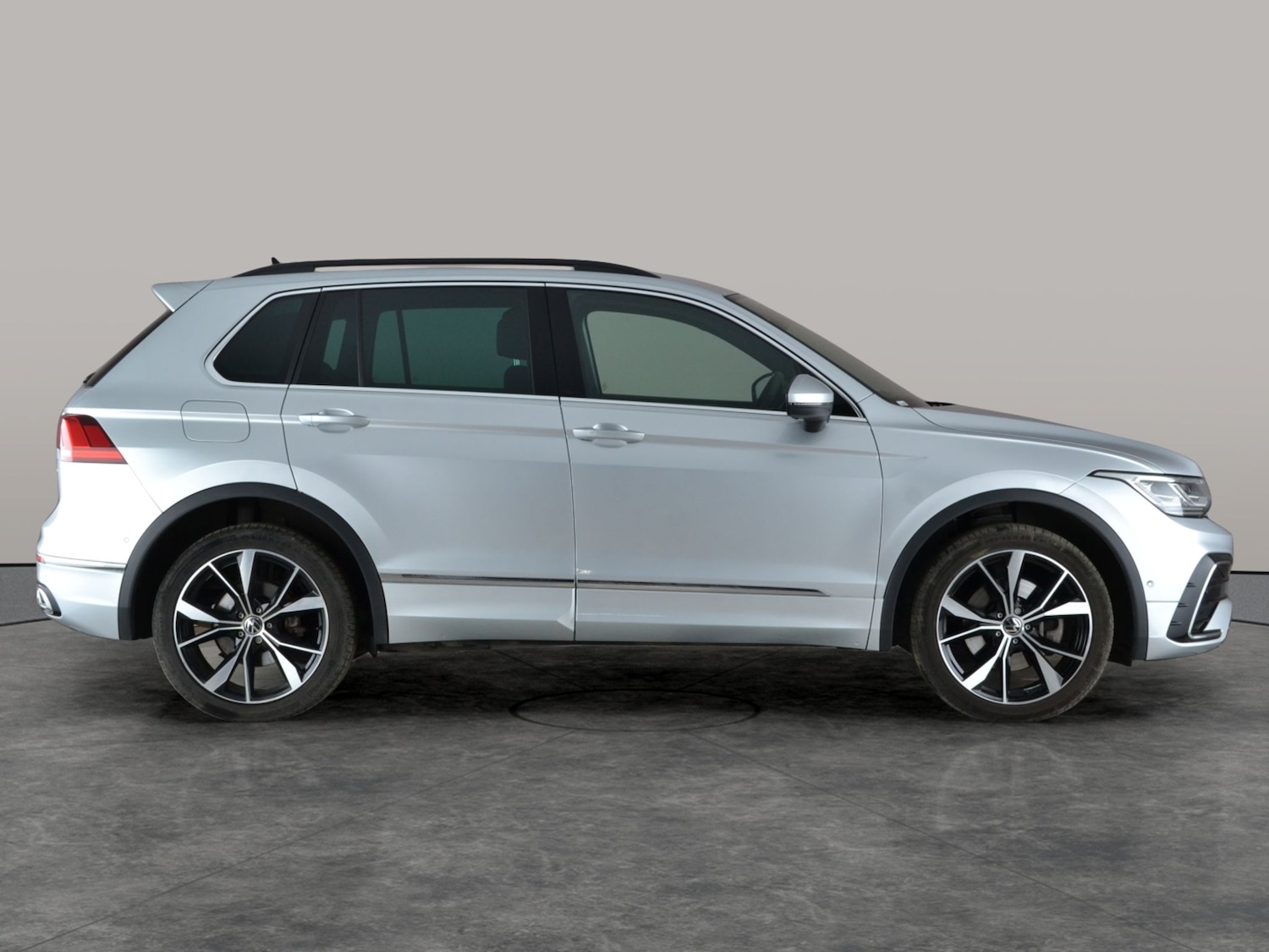 Used Volkswagen Tiguan 2023 for sale - 77316609: Photo 8