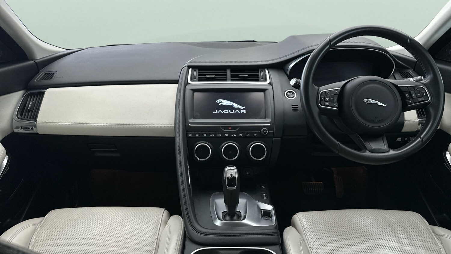 Used Jaguar E-Pace 2018 for sale - 77418121: Photo 14