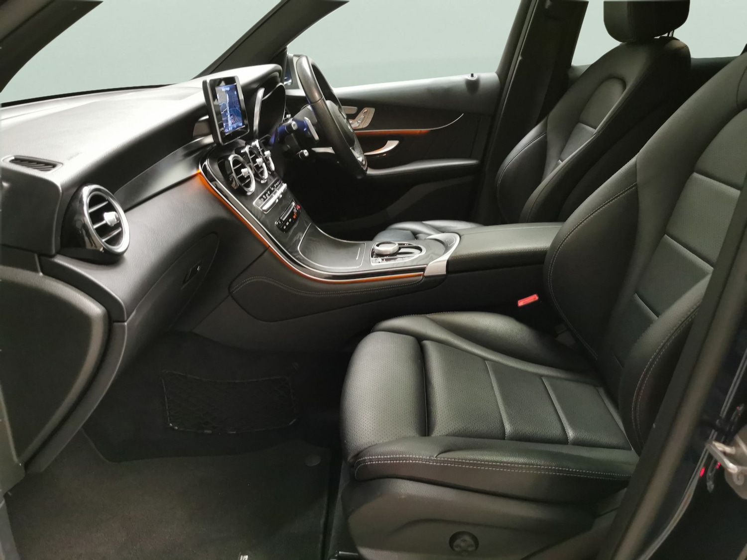 Used Mercedes-Benz GLC 2019 for sale - 77350813: Photo 4