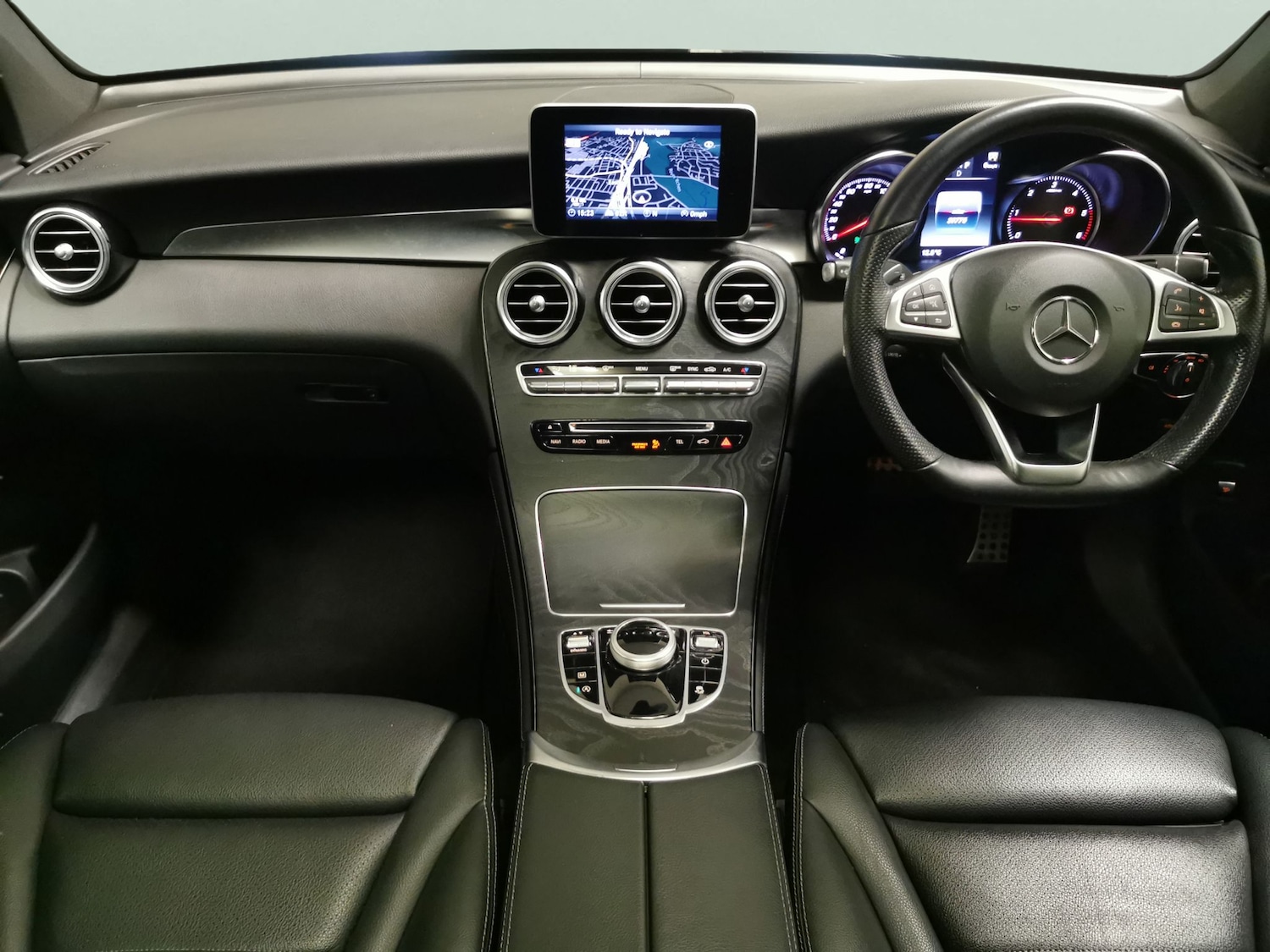 Used Mercedes-Benz GLC 2019 for sale - 77350813: Photo 8