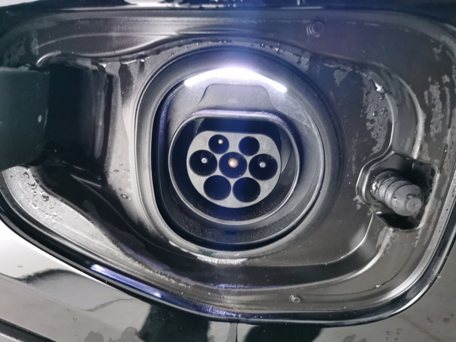 Used Volvo XC40 for sale - 77916938: Photo 29