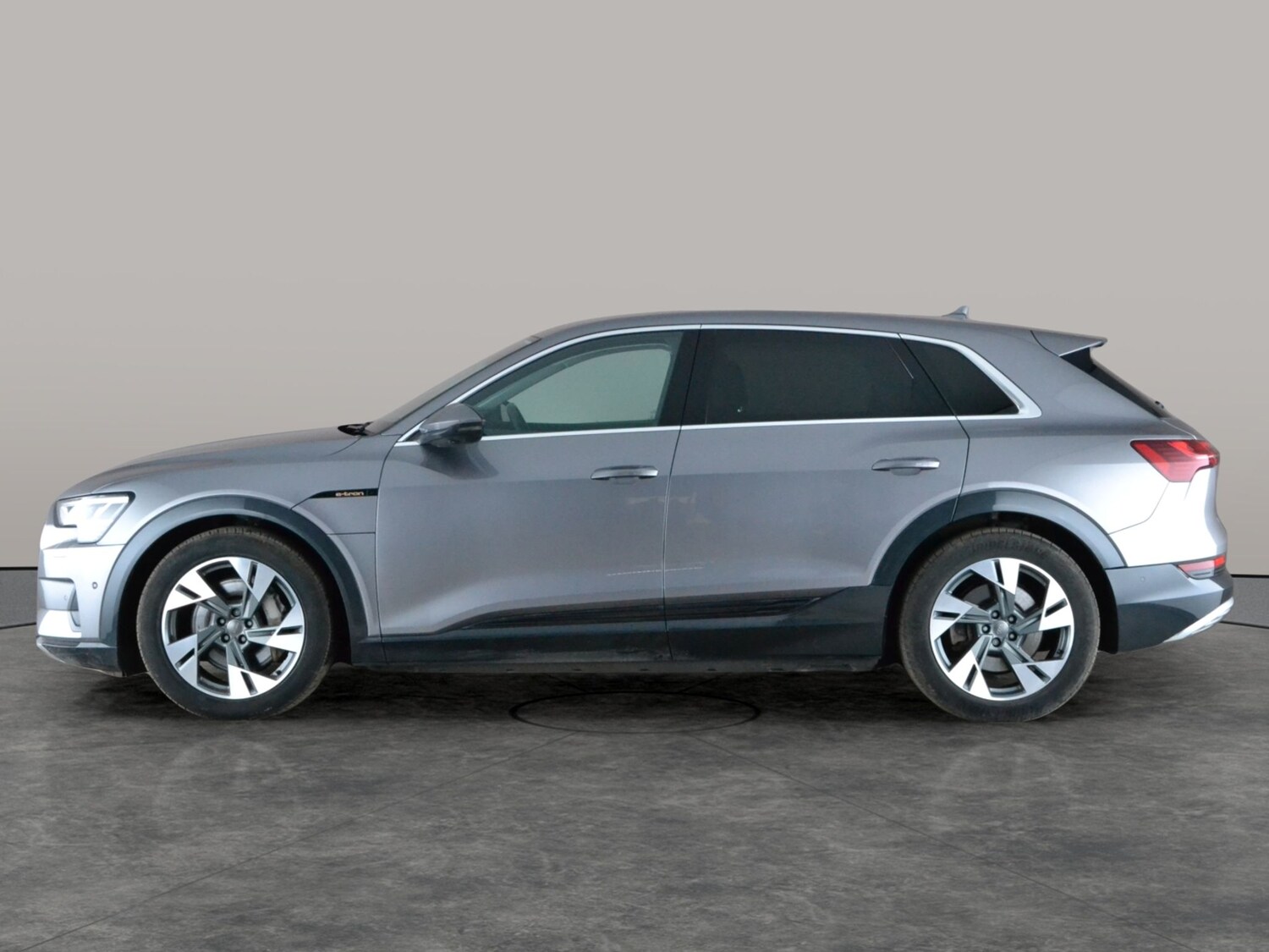 Used Audi e-tron 2020 for sale - 77842000: Photo 14