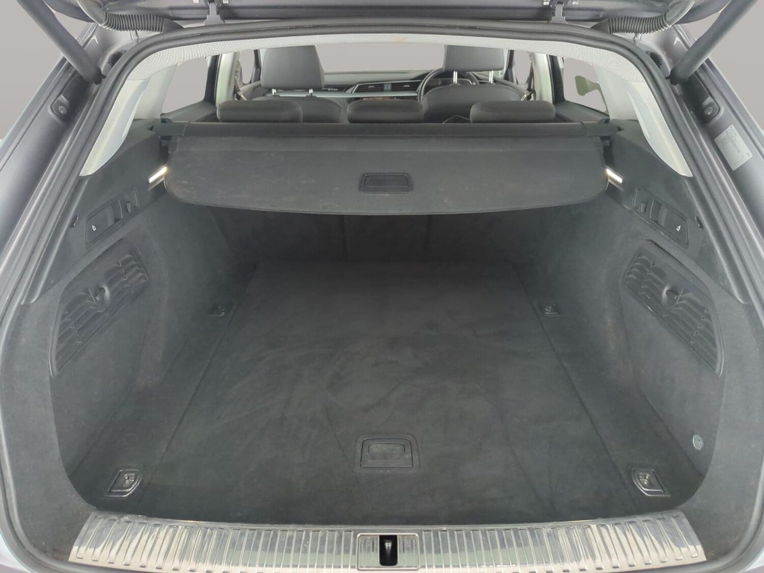 Used Audi e-tron 2020 for sale - 77842000: Photo 39