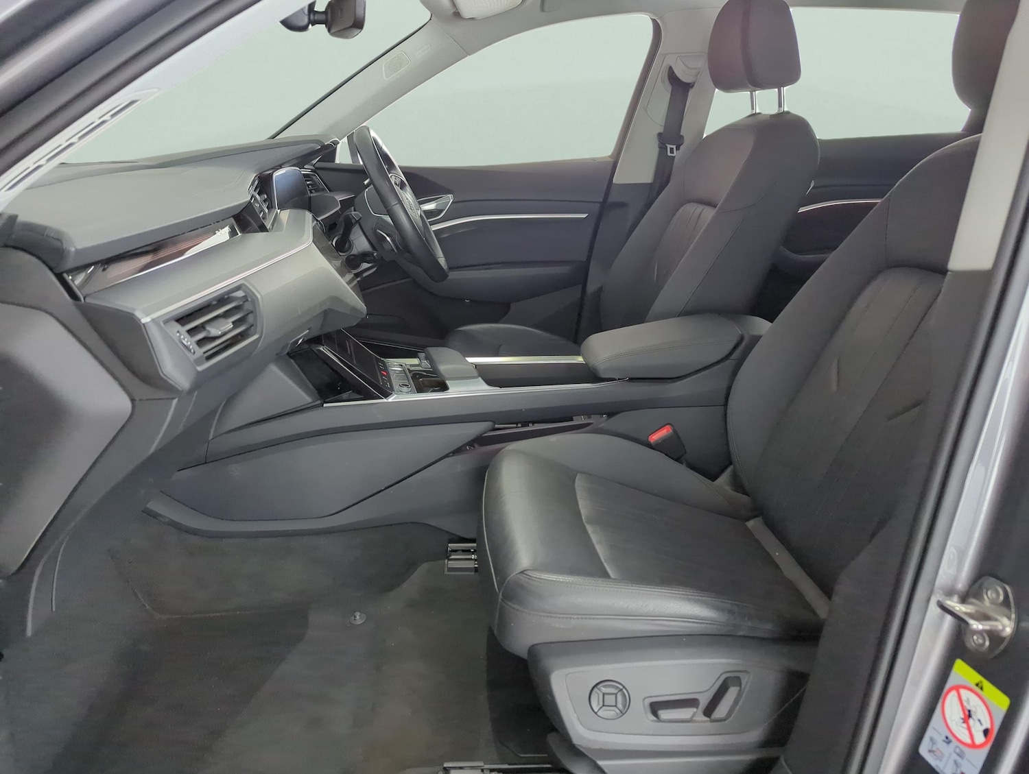 Used Audi e-tron 2020 for sale - 77842000: Photo 4