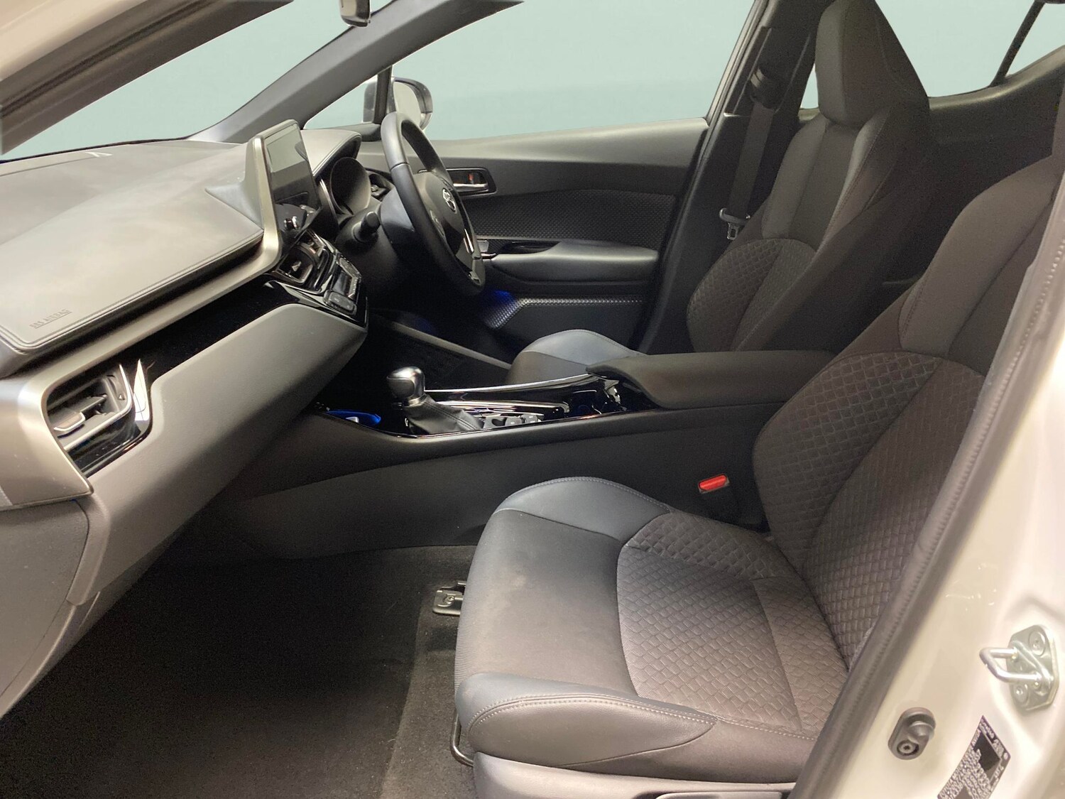 Used Toyota C-HR for sale - 78149455: Photo 4