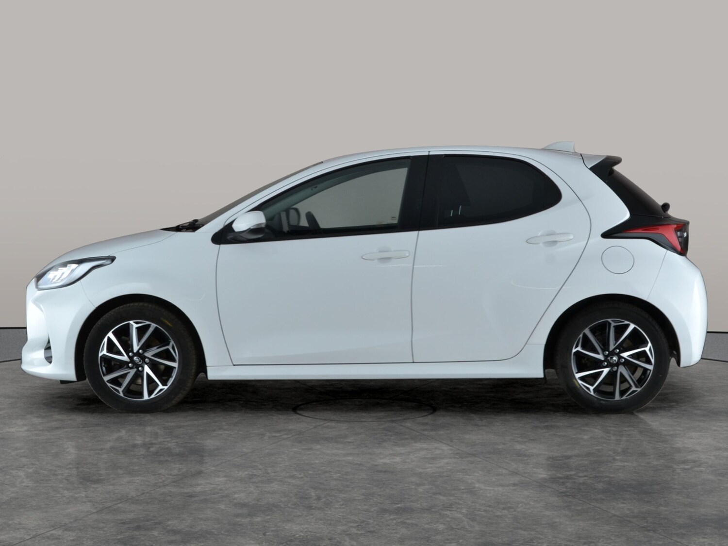 Used Toyota Yaris 2022 for sale - 77186701: Photo 13