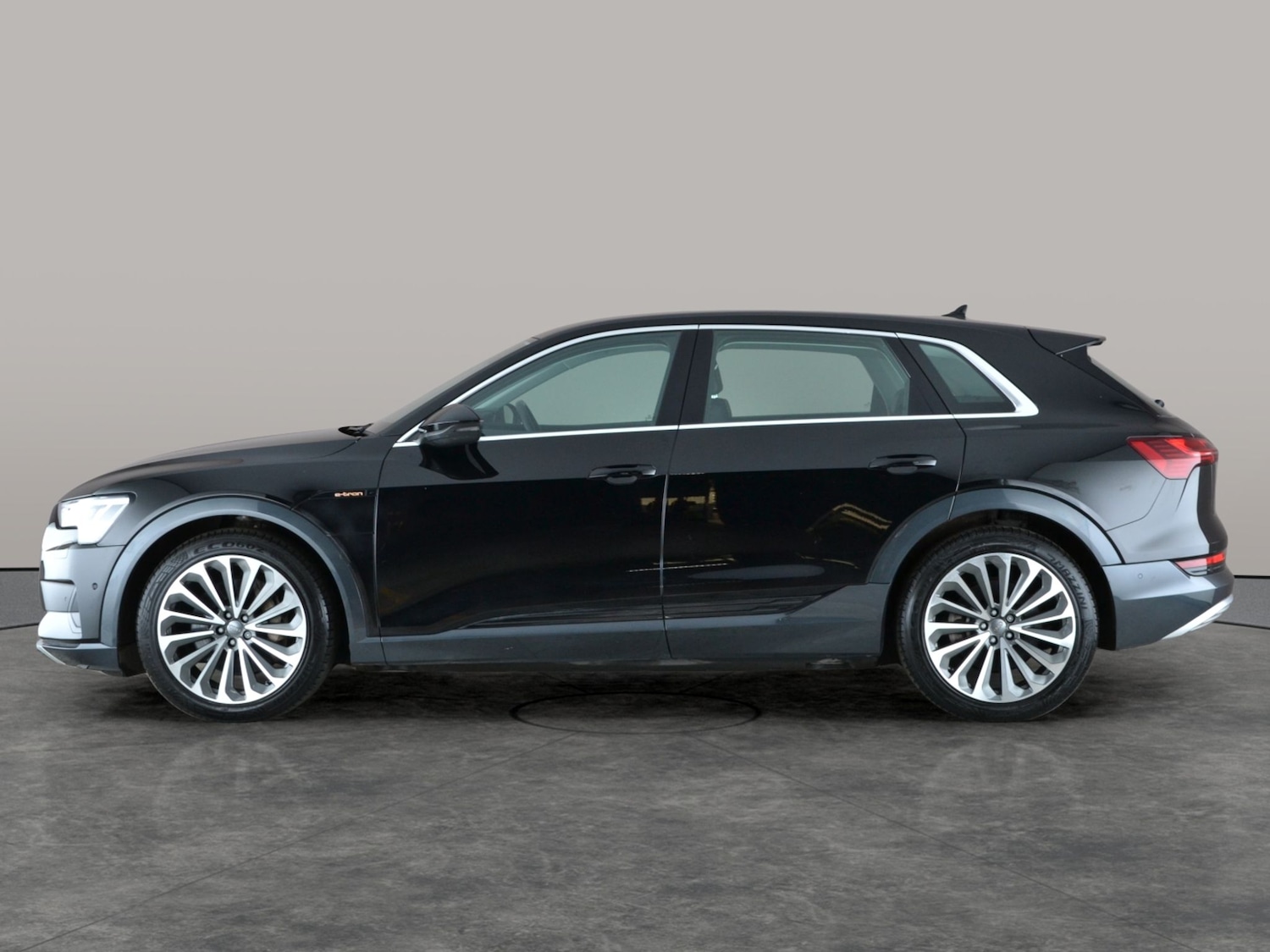 Used Audi e-tron 2020 for sale - 77010764: Photo 14