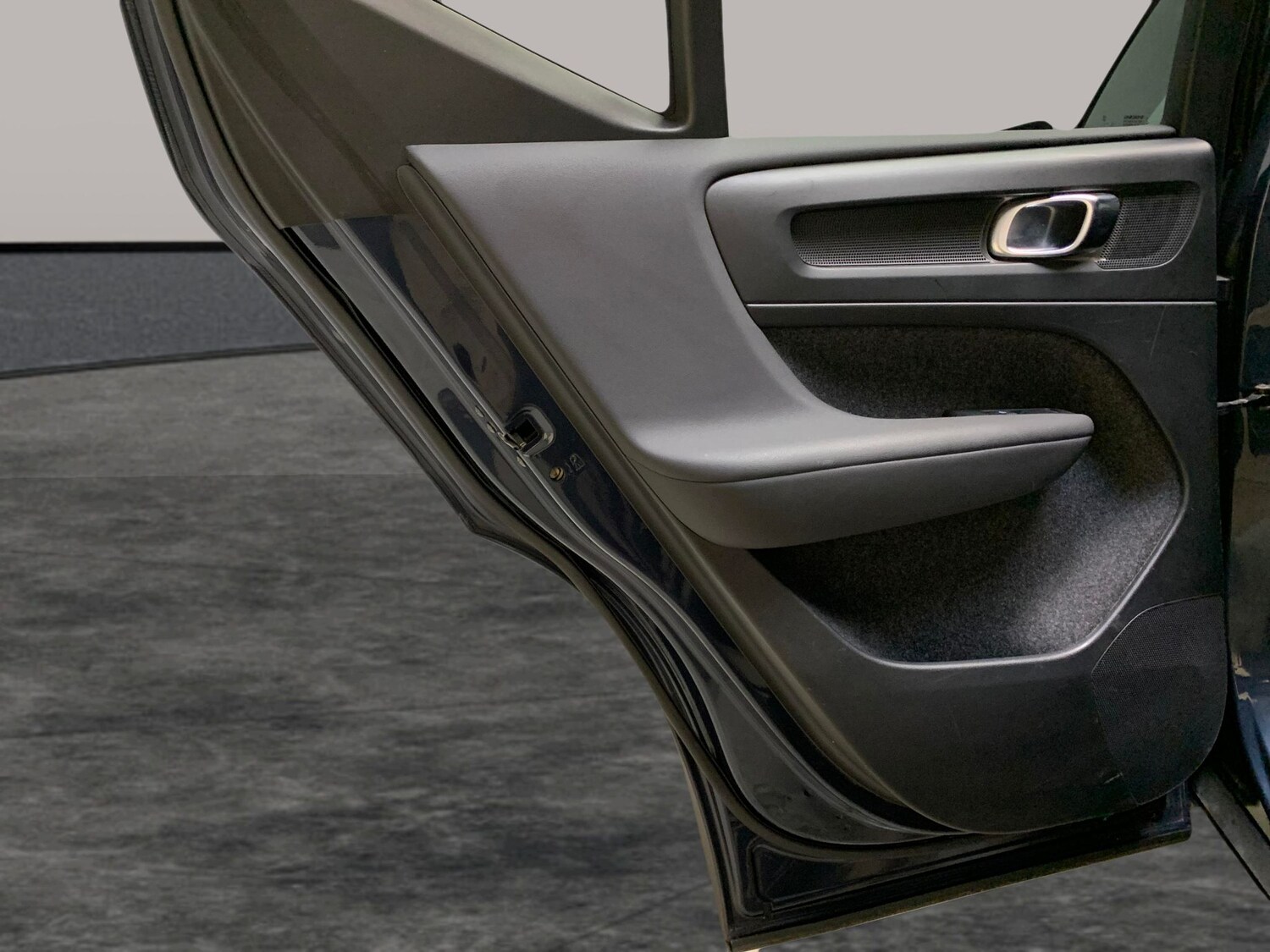 Used Volvo XC40 for sale - 77373999: Photo 25