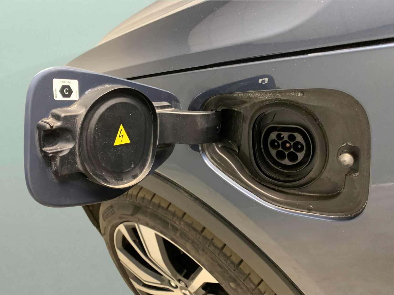 Used Volvo XC40 for sale - 77373999: Photo 29