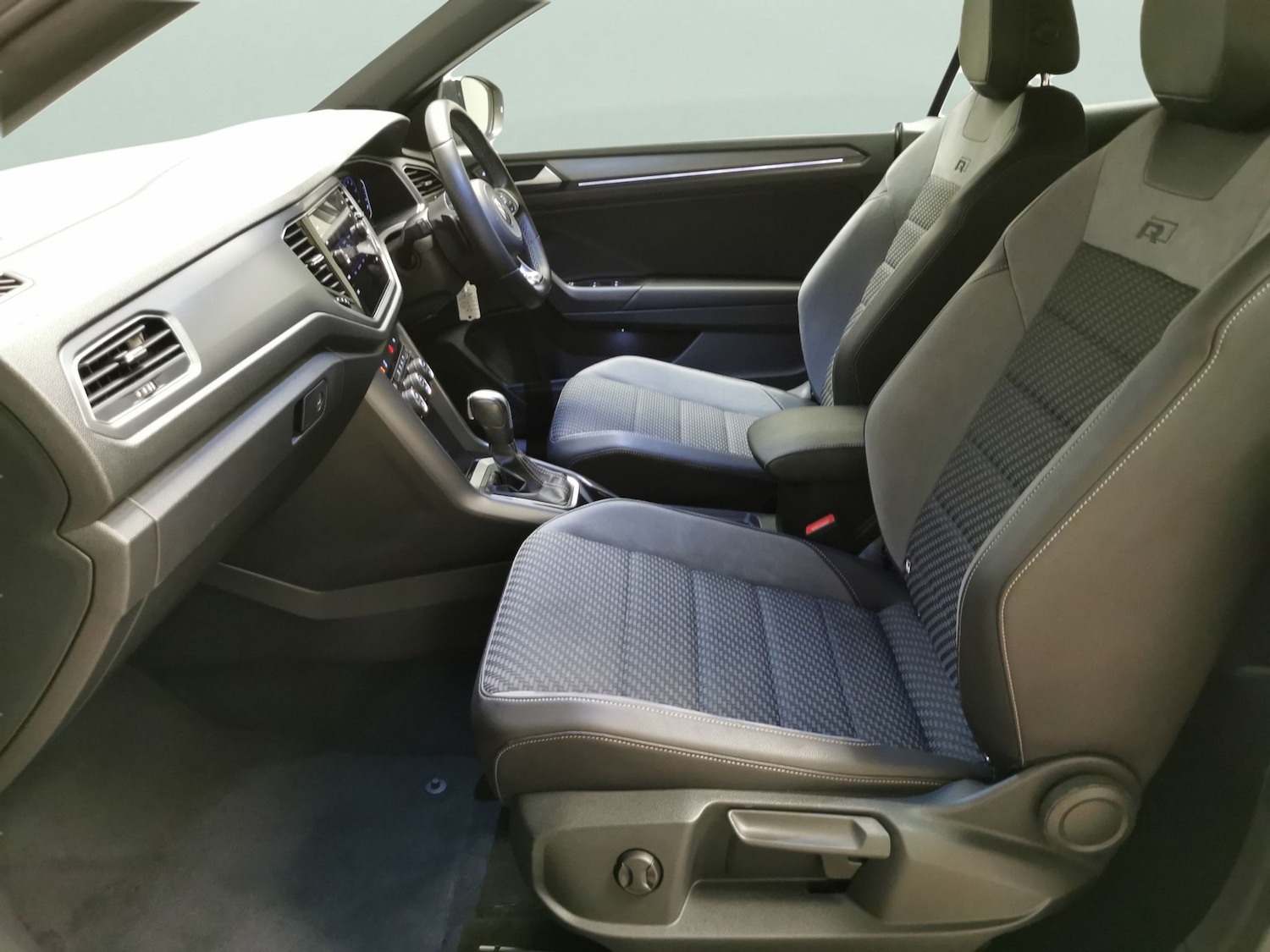 Used Volkswagen T-Roc 2021 for sale - 76413150: Photo 4