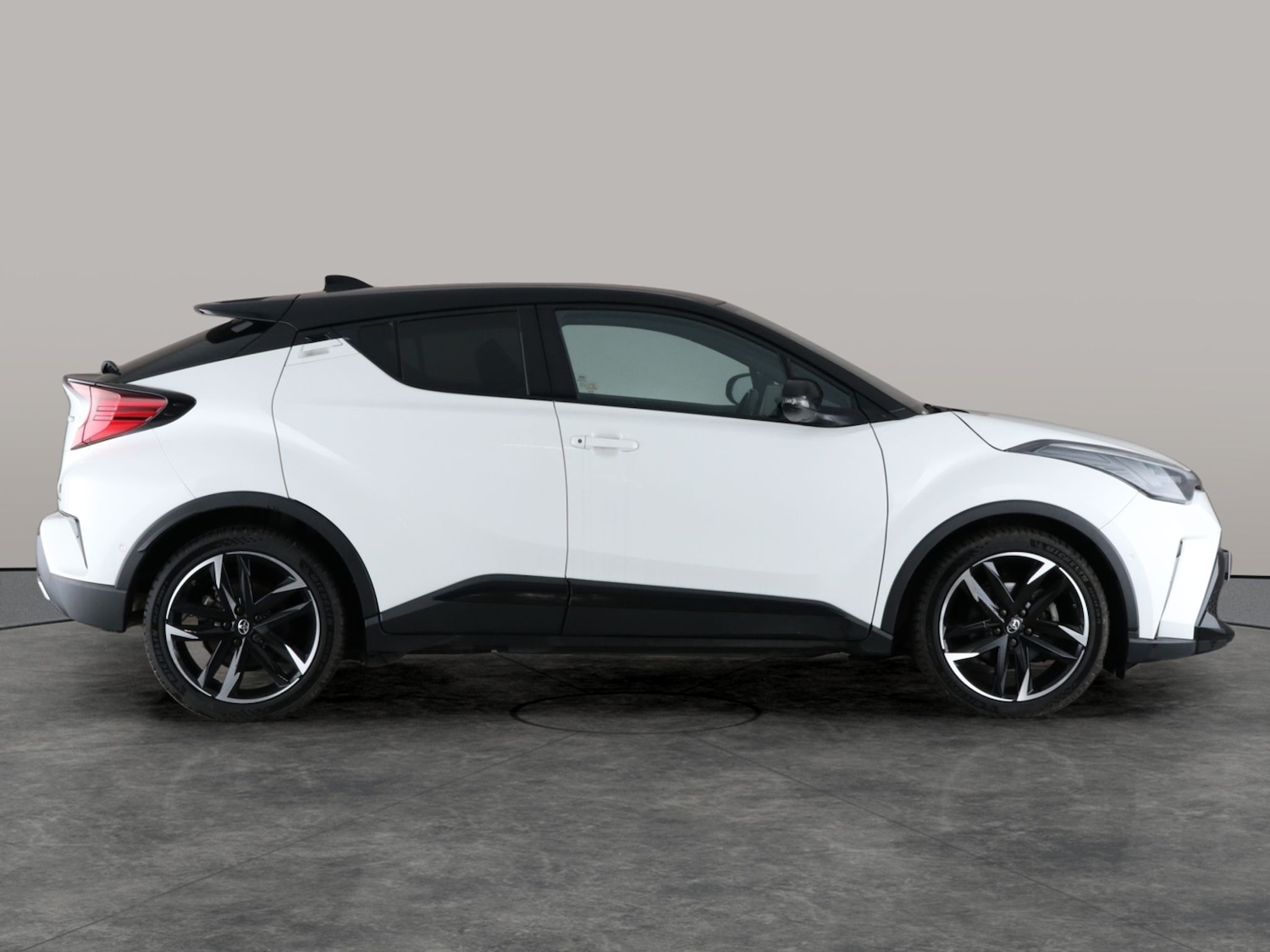Used Toyota C-HR 2022 for sale - 76766690: Photo 5