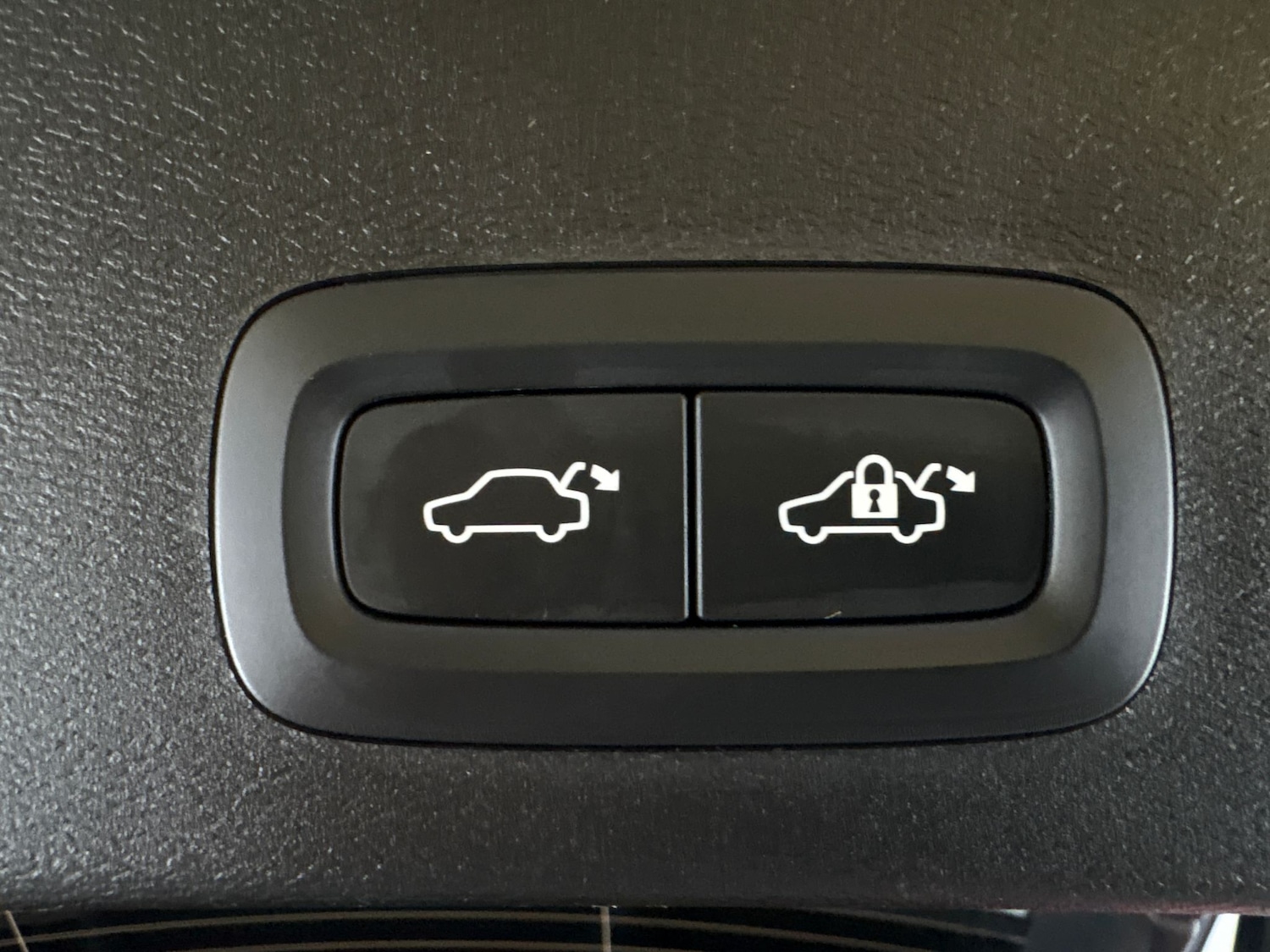 Used Volvo XC40 2022 for sale - 76518383: Photo 28