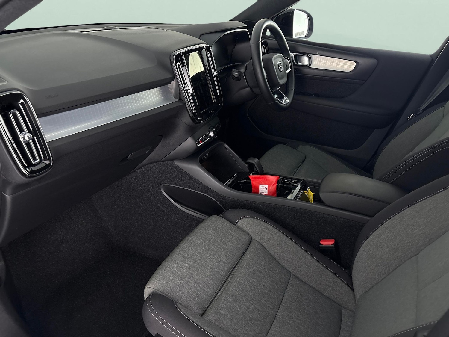 Used Volvo XC40 2022 for sale - 76518383: Photo 4