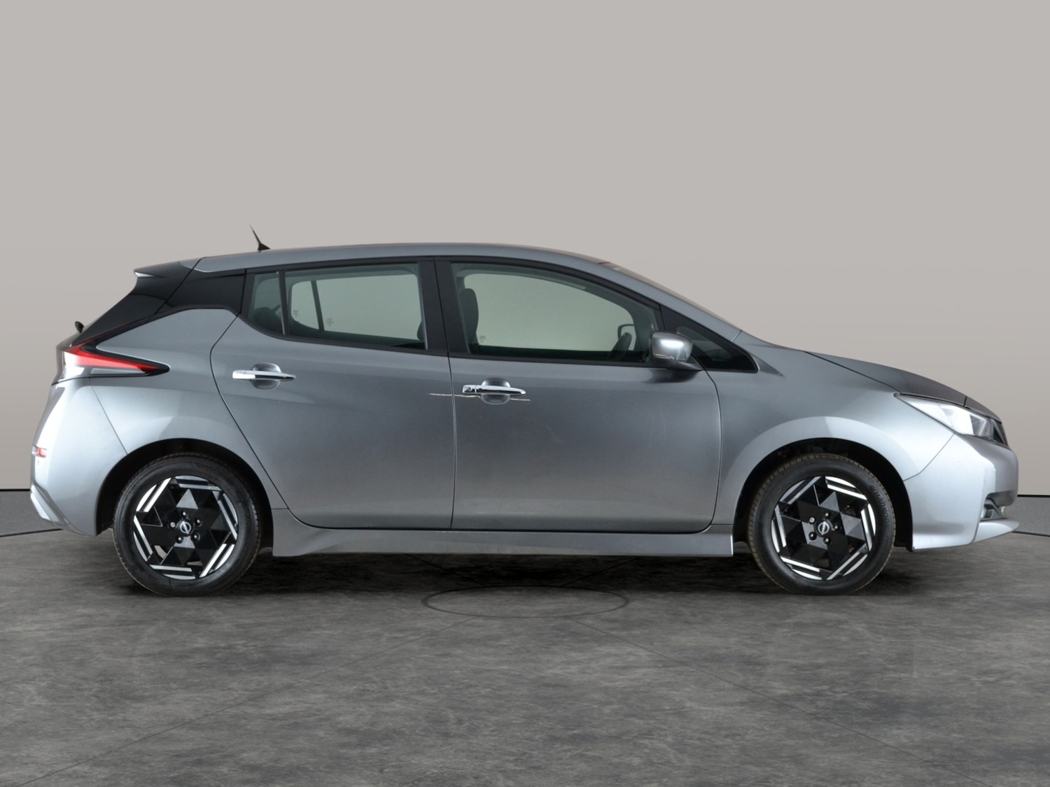 Used Nissan Leaf 2022 for sale - 77148984: Photo 9
