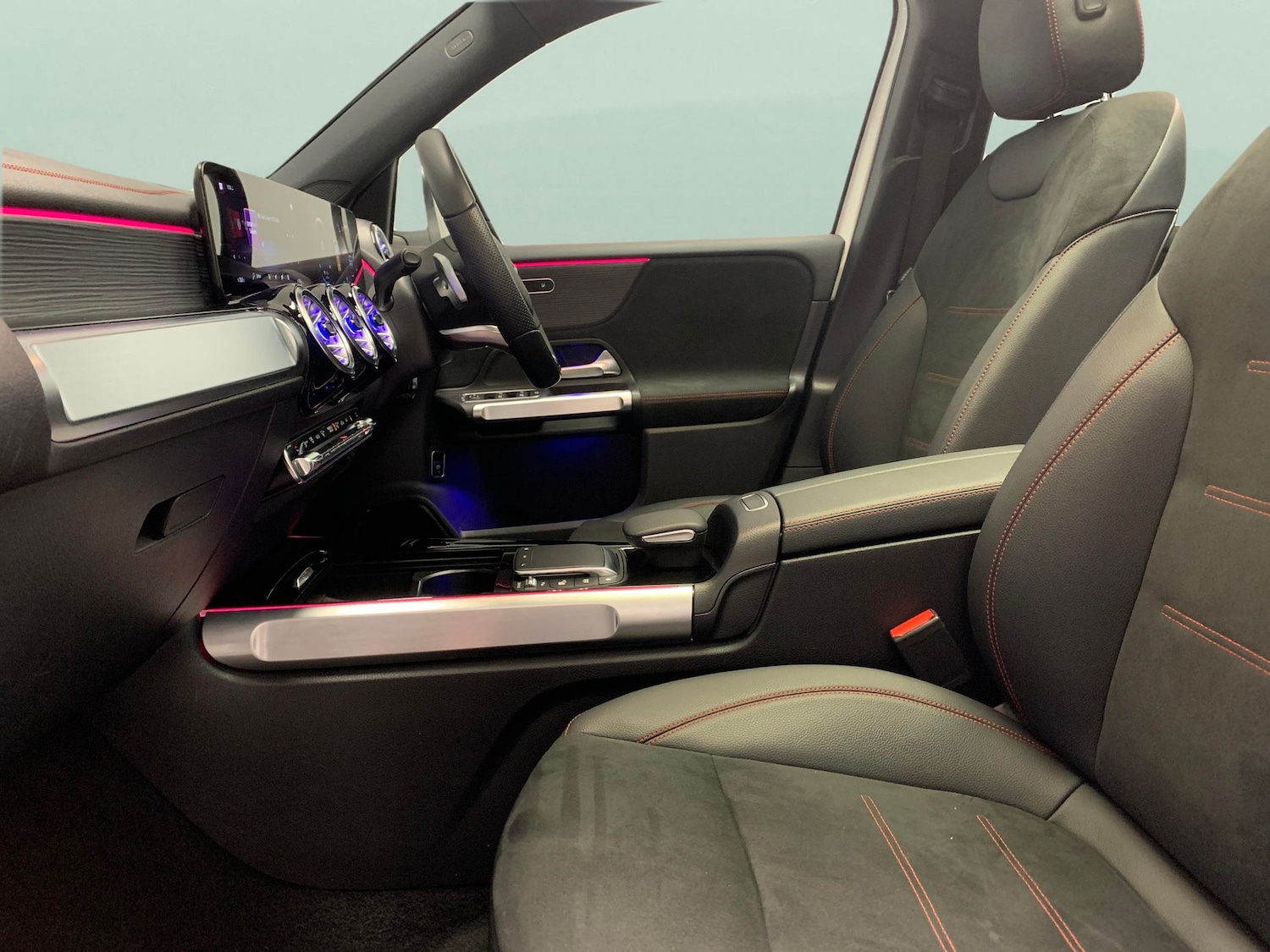 Used Mercedes-Benz EQB 2023 for sale - 77829748: Photo 4