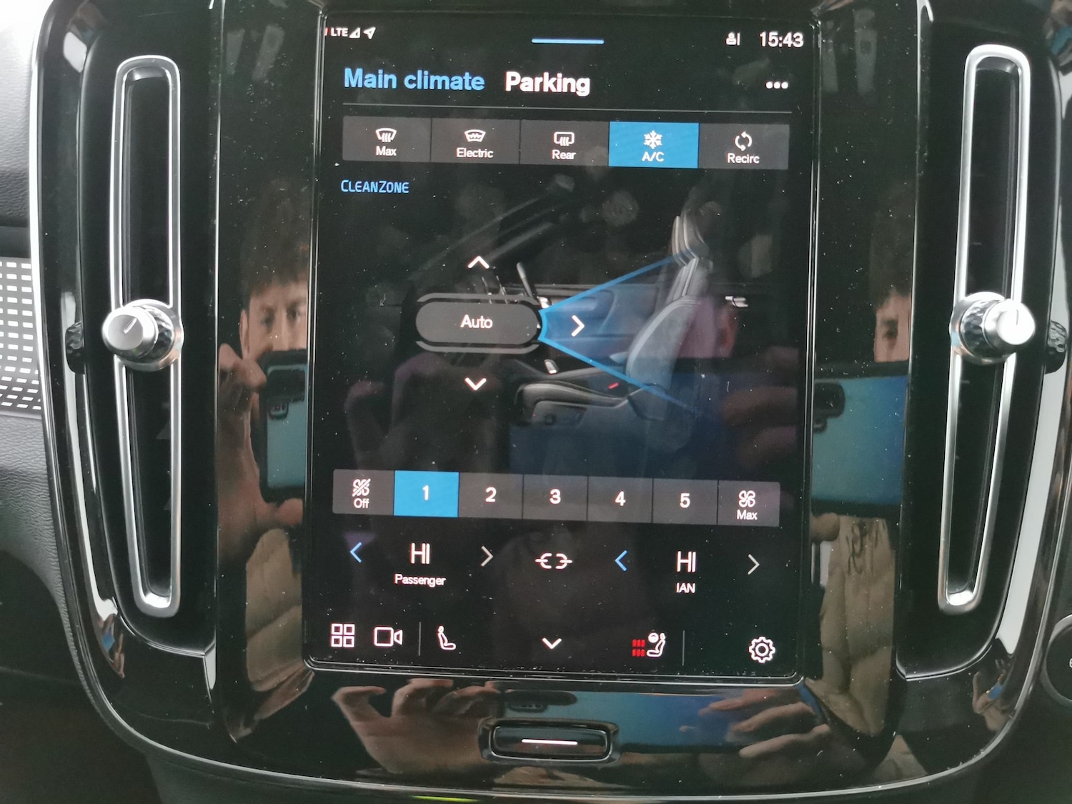 Used Volvo XC40 2023 for sale - 77221560: Photo 18