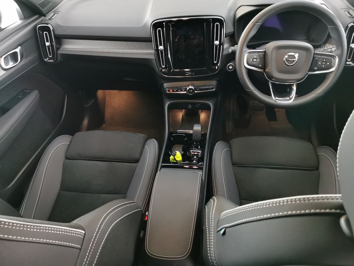 Used Volvo XC40 2023 for sale - 77221560: Photo 6