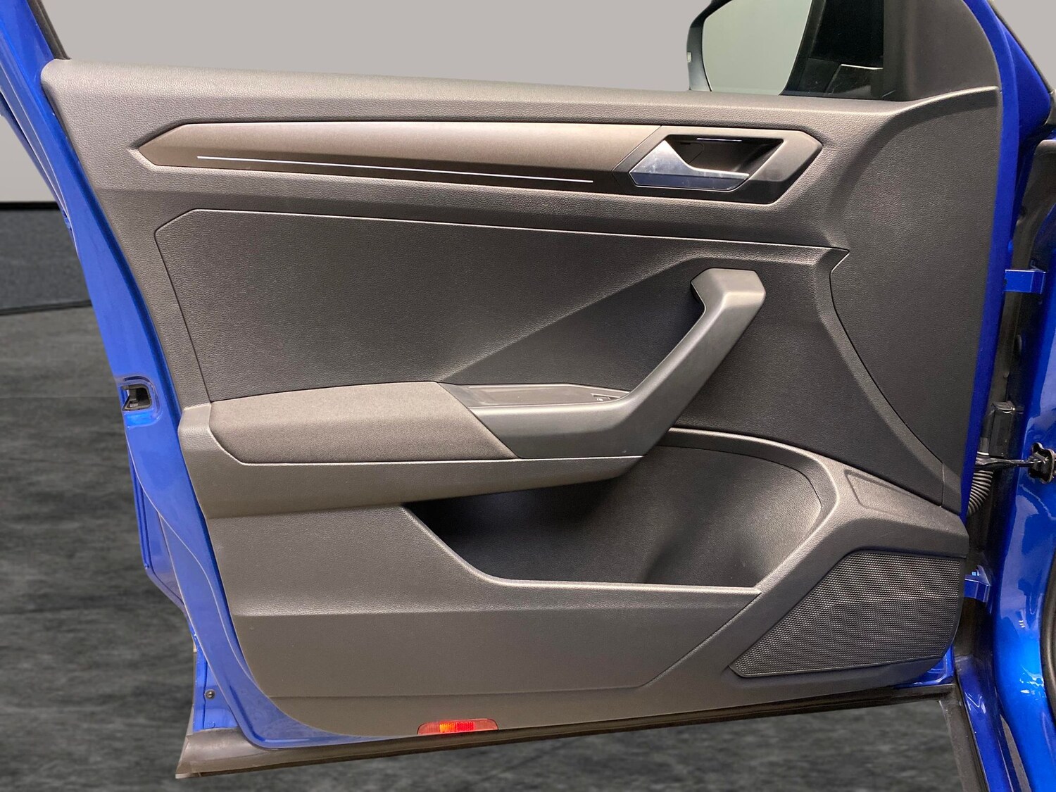 Used Volkswagen T-Roc 2018 for sale - 78221104: Photo 25