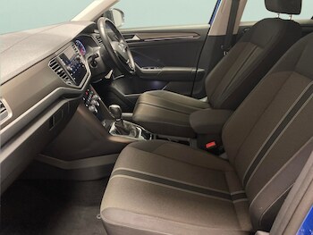 Used Volkswagen T-Roc 2018 for sale - 78221104: Photo