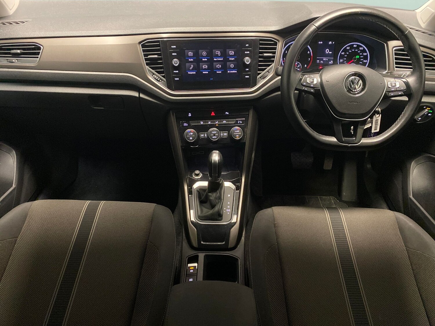 Used Volkswagen T-Roc 2018 for sale - 78221104: Photo 6