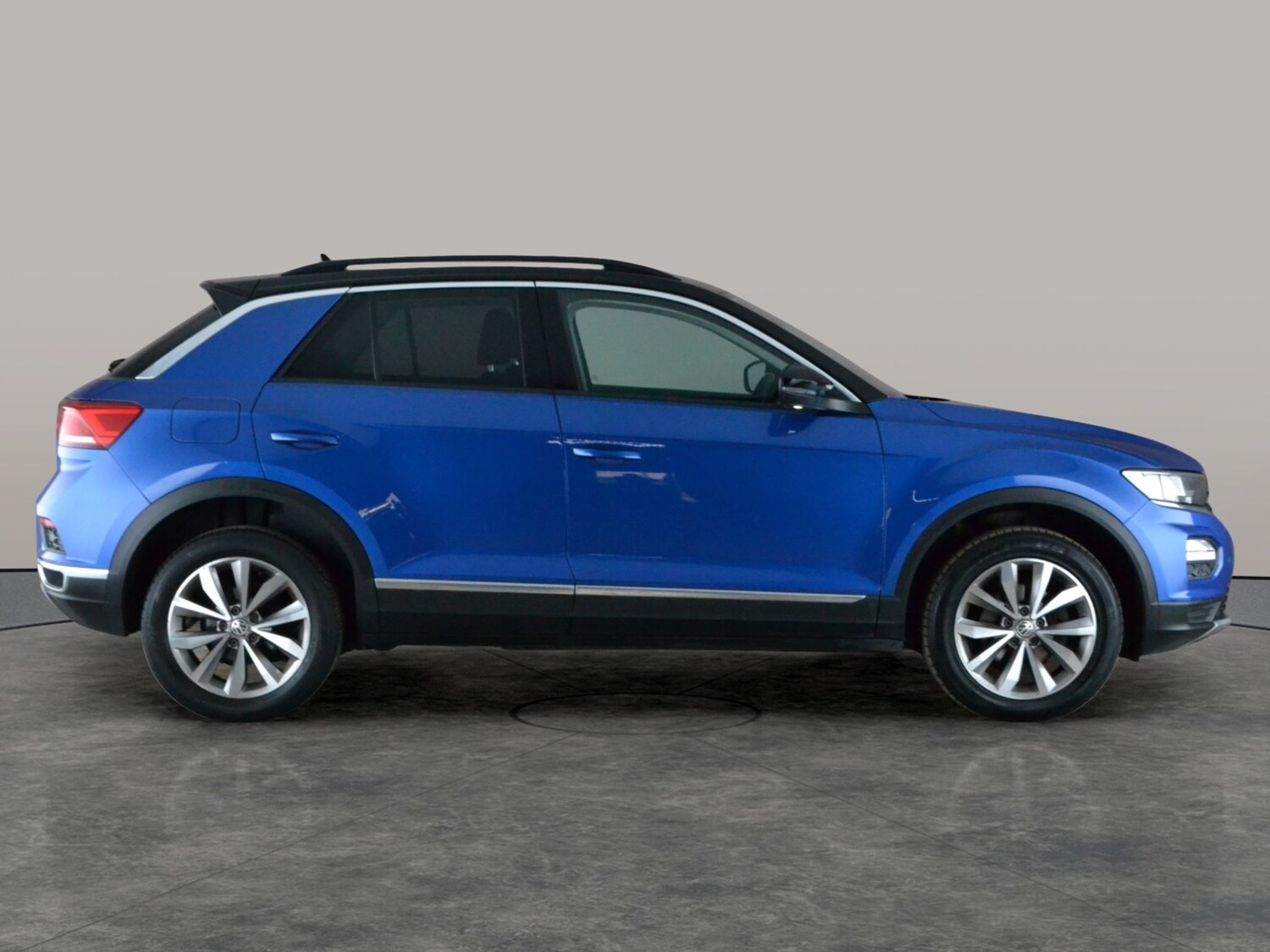 Used Volkswagen T-Roc 2018 for sale - 78221104: Photo 8