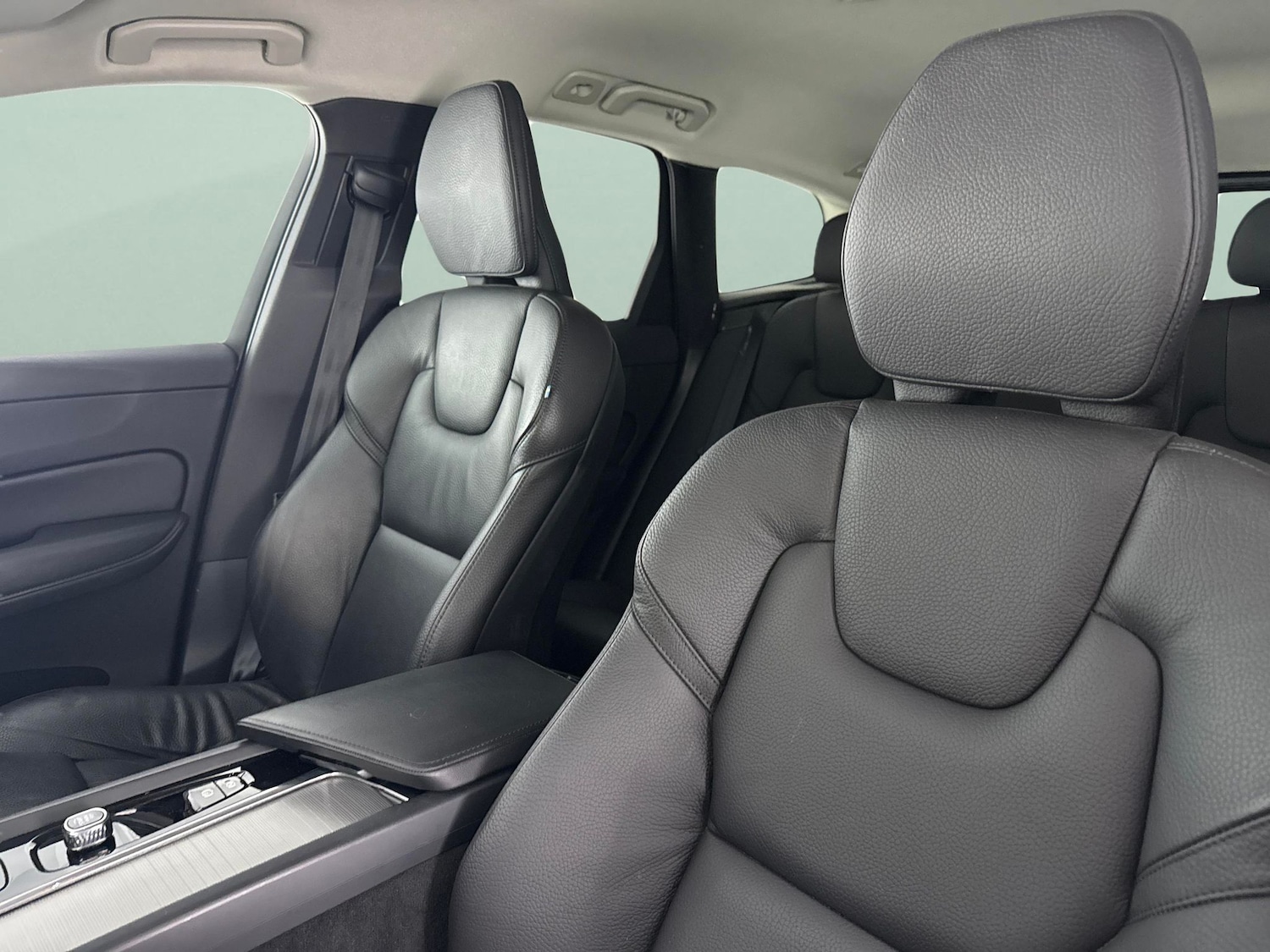 Used Volvo XC60 2024 for sale - 78094385: Photo 7